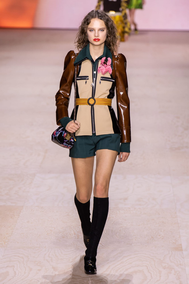 BST Xuân – Hè 2020 của Louis Vuitton: năm 1970 đã trở lại - Ảnh 10.