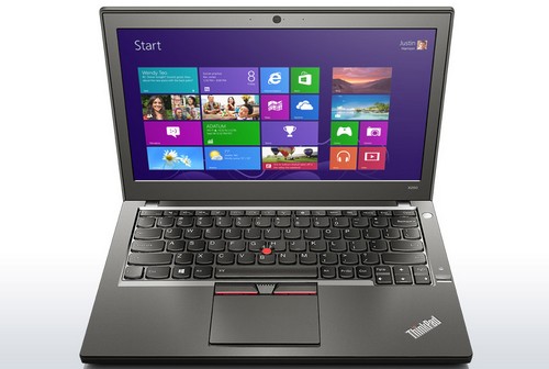 Nặng 1,31 kg cùng độ mỏng 20,3 mm nhưng ThinkPad X250 vẫn chắc chắn nhờ lớp vỏ từ vật liệu nhựa pha sợi thủy 
tinh kết hợp cùng sợi carbon cứng cáp và bản lề kim loại với góc 
xoay rộng lên tới 180 độ.