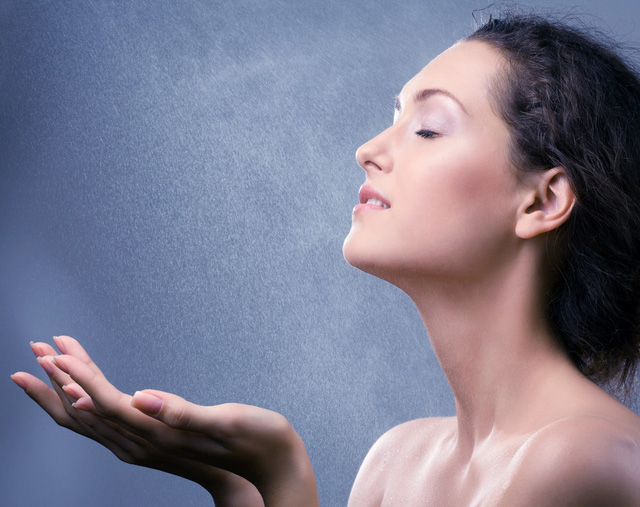 Bí mật bên trong chai xịt khoáng - Ảnh 3.