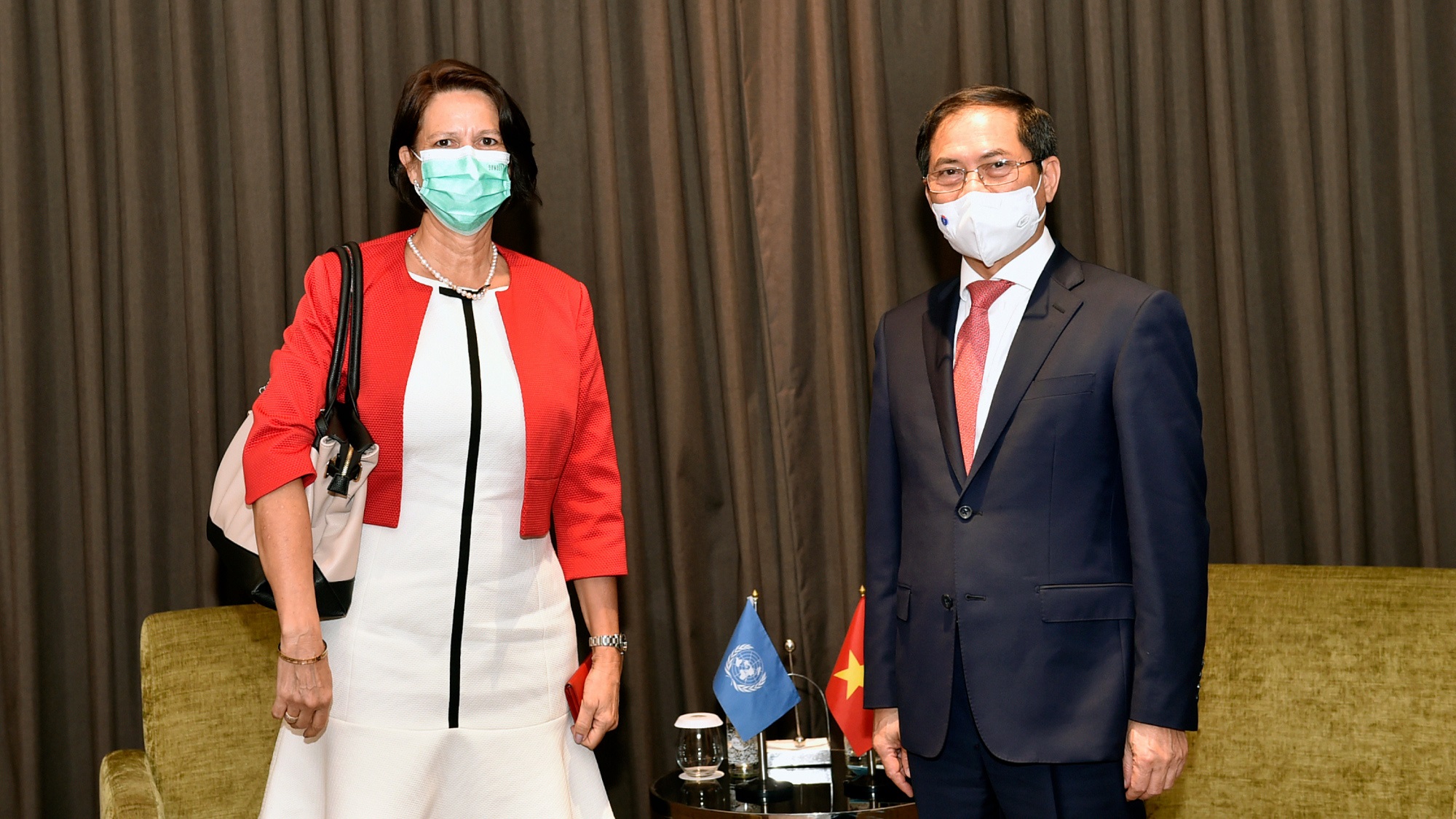 Bộ trưởng Ngoại giao Bùi Thanh Sơn và bà Christine Schraner Burgener tại buổi Pg88hi Thể Thao, Bóng Đá, Casino, Nổ Hũ, Xổ Số 24/4