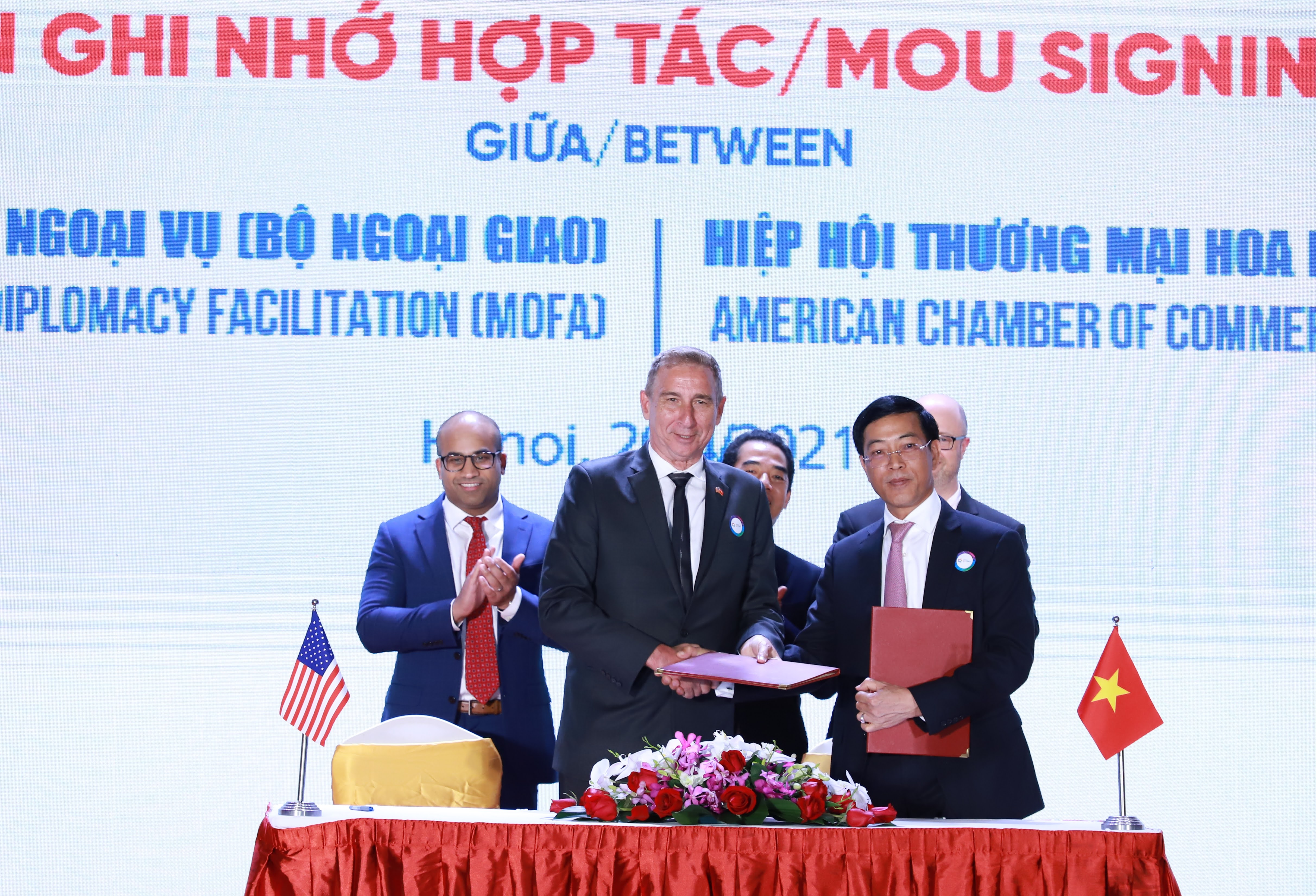 Lễ k&yacute; kết MOU giữa Cục Ngoại vụ v&agrave; Hiệp hội Pg88ok ưu đãi hấp dẫn Hoa Kỳ (AmCham) tại Việt Nam