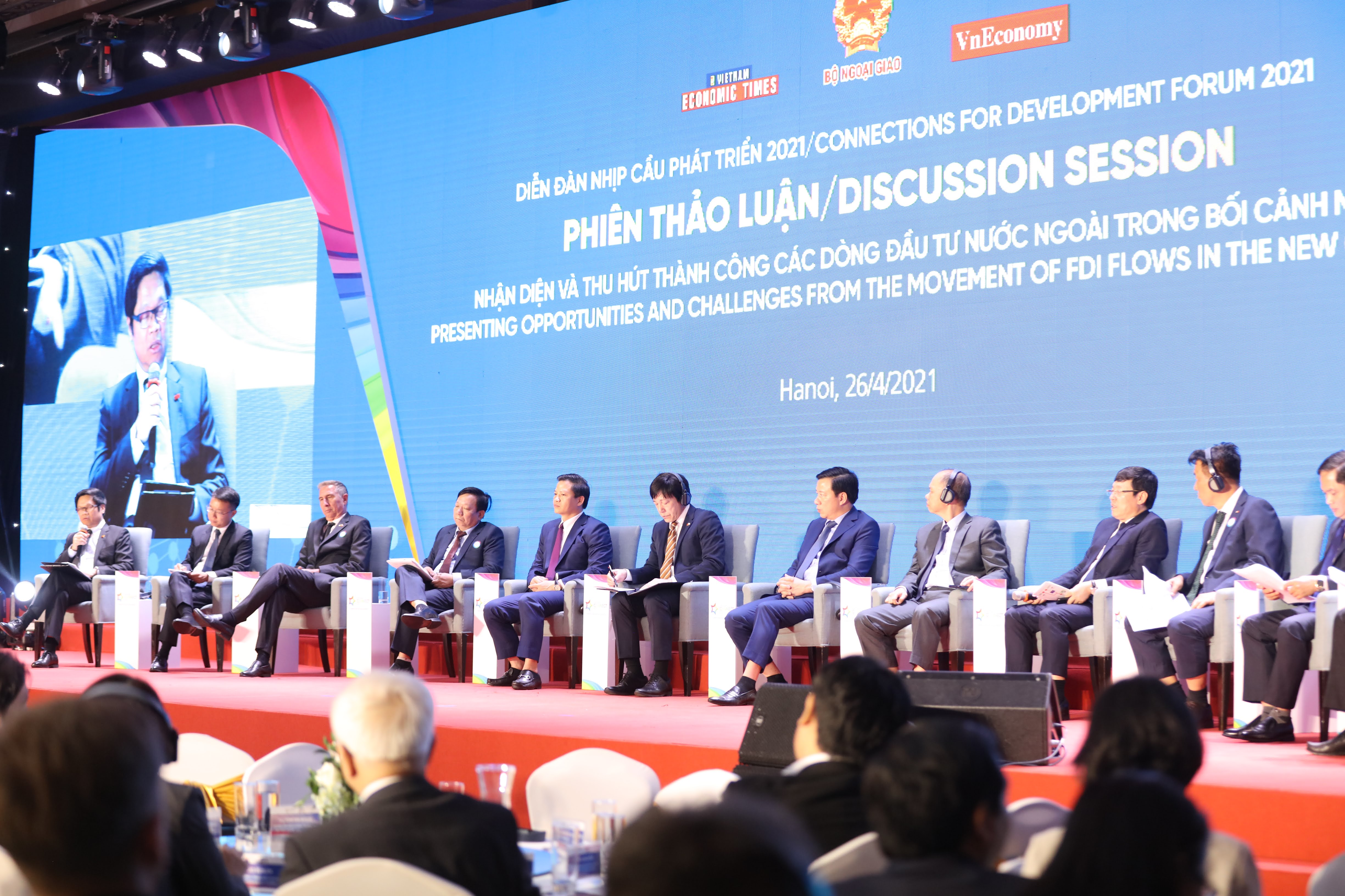 C&aacute;c diễn giả tại buổi tọa đ&agrave;m.