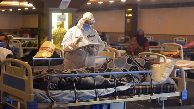 Khu điều trị bệnh nh&acirc;n Covid-19 trong một bệnh viện ở New Delhi - Ảnh: Reuters.