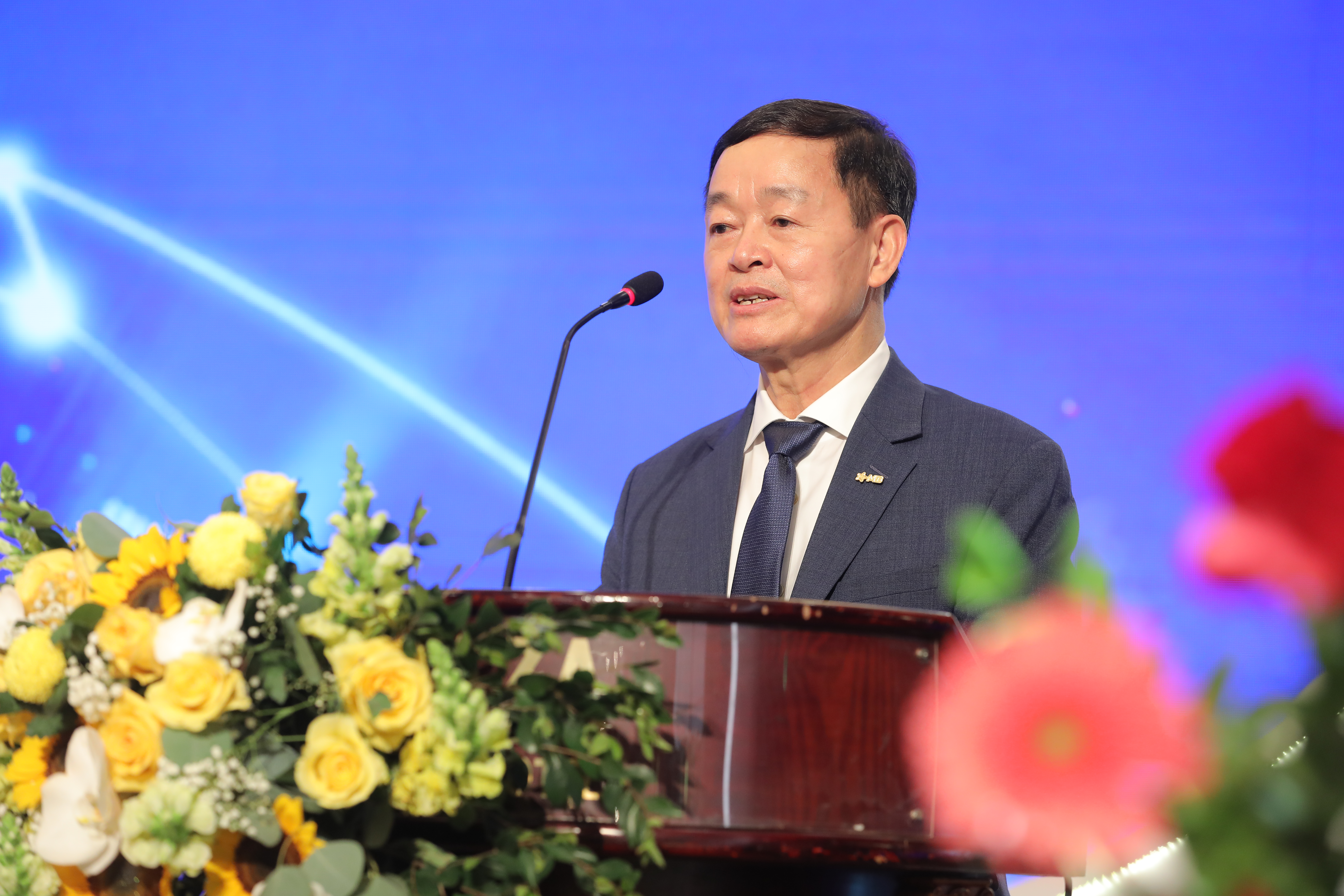 Thượng tướng Lê Hữu Đức, Chủ tịch Hội đồng Quản trị MB báo cáo tại Đại hội.