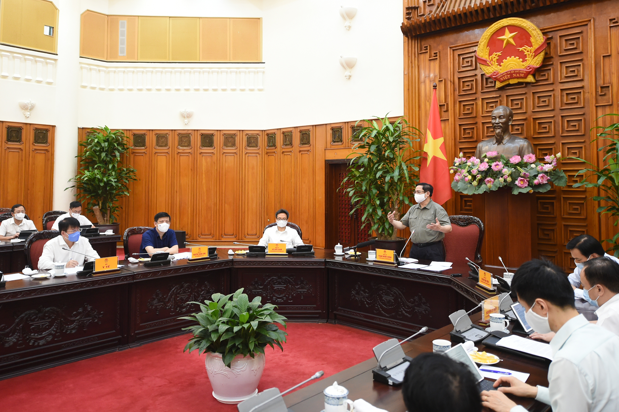 To&agrave;n cảnh cuộc họp ng&agrave;y 2/5 - Ảnh: VGP