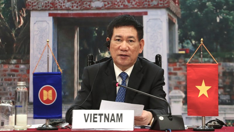 Bộ trưởng  Bộ Pg88ok giải trí thể thao, casino, bắn cá và slot Hồ Đức Phớc mong muốn thấy kết quả tích cực từ các sáng kiến mới của CMIM và ABMI trong thời gian tới.