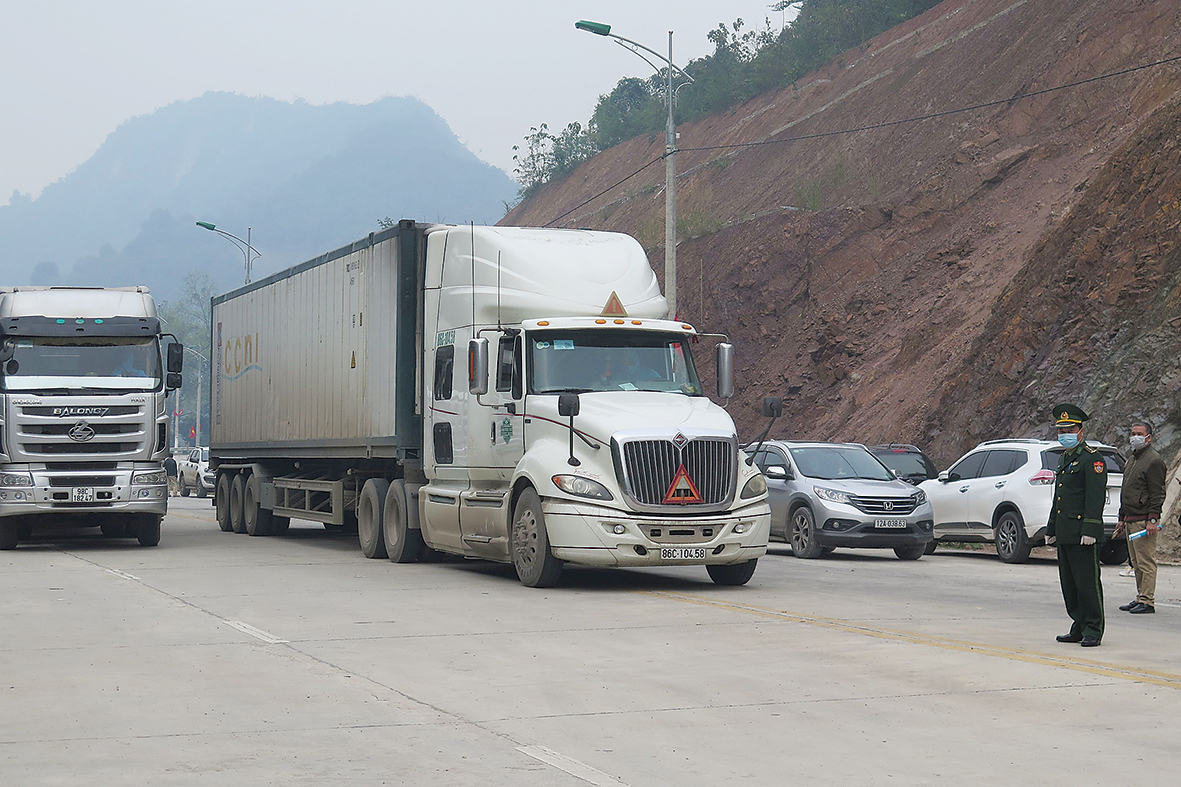 Hoạt động Pg88ok ưu đãi hấp dẫn bi&ecirc;n giới th&ocirc;ng qua cửa khẩu M&oacute;ng C&aacute;i vẫn c&ograve;n đối mặt với nhiều tồn tại.