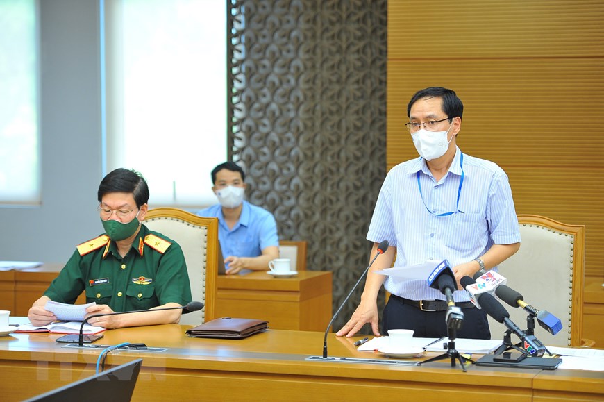 Cục trưởng Cục Y tế dự ph&ograve;ng (Bộ Y tế) Đặng Quang Tấn ph&aacute;t biểu tại cuộc họp - Ảnh: TTXVN.