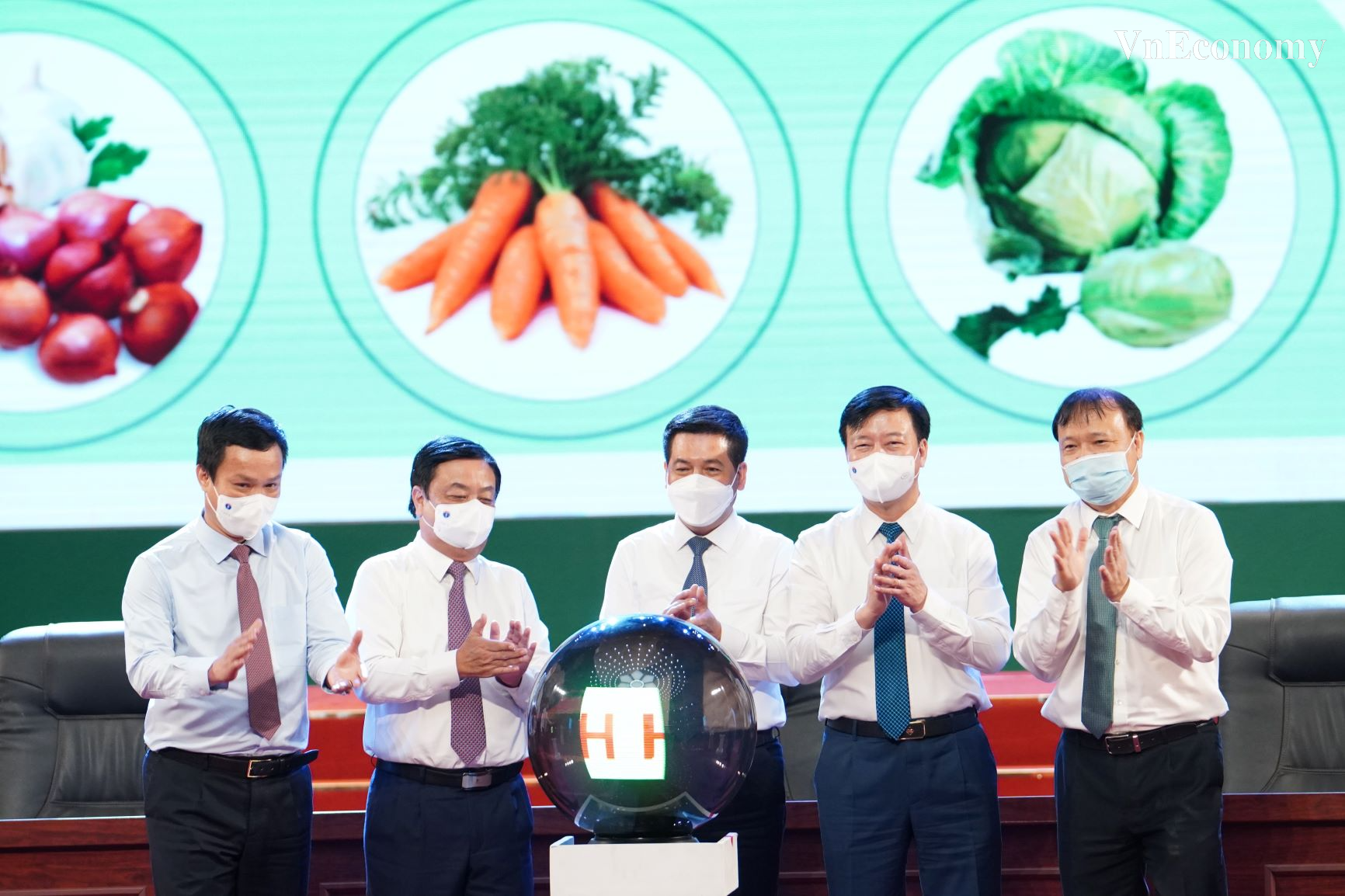 Nhấn nút khởi động chương trình đưa vải thiều và nông sản Hải Dương lên sàn Pg88ok ưu đãi hấp dẫn điện tử