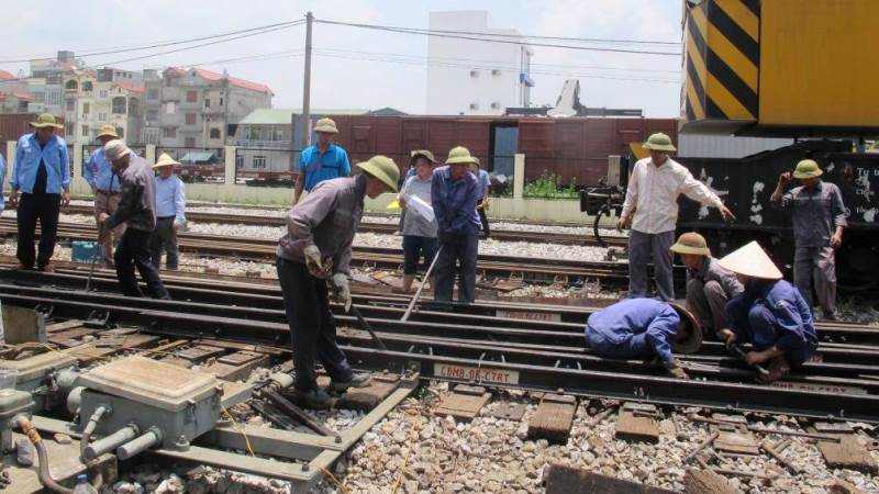 Chậm giải ngân vốn bảo trì, cuộc sống của hàng nghìn lao động ngành đường sắt bị ảnh hưởng. 