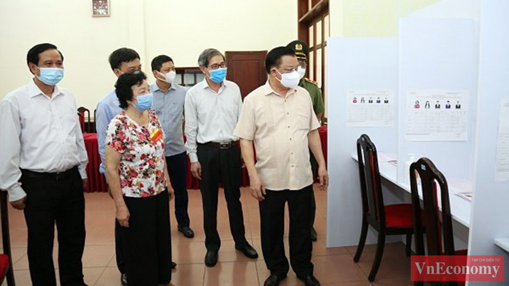 B&iacute; thư Đinh Tiến Dũng kiểm tra c&ocirc;ng t&aacute;c Link Đăng Nhập PG88 Chính Thức 2026 v&agrave; ph&ograve;ng, chống dịch Covid-19 tại khu vực Link Đăng Nhập PG88 Chính Thức 2026 số 8 - Trung t&acirc;m Văn h&oacute;a quận T&acirc;y Hồ.