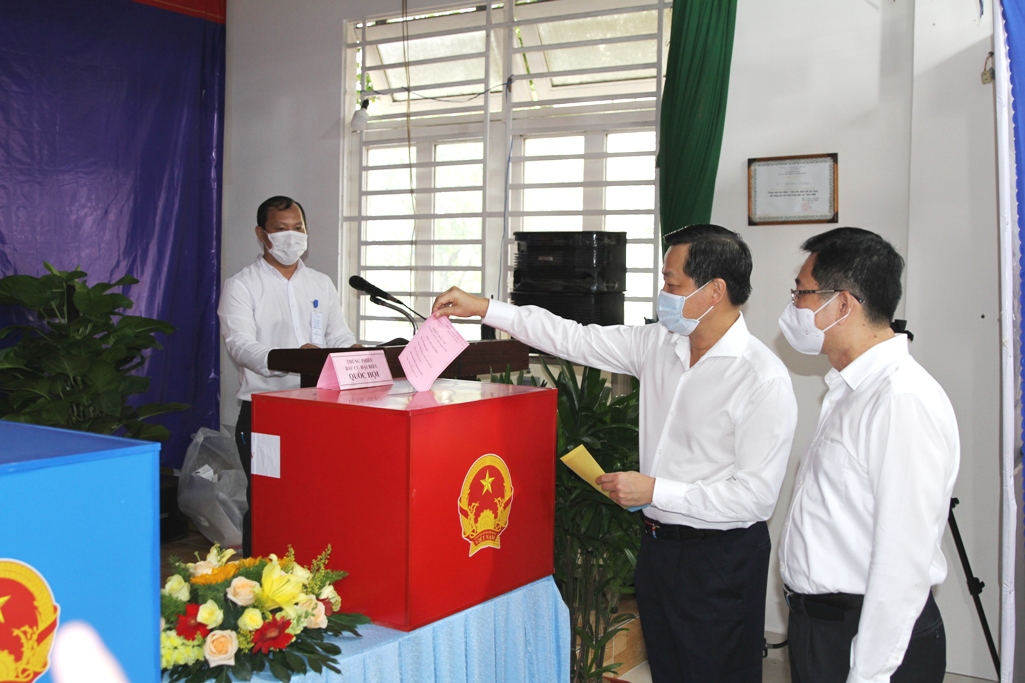 Ph&oacute; Thủ tướng Ch&iacute;nh phủ L&ecirc; Minh Kh&aacute;i bỏ l&aacute; phiếu Link Đăng Nhập PG88 Chính Thức 2026 đầu ti&ecirc;n, tại Khu vực bỏ phiếu số 19 (trụ sở điều h&agrave;nh khu phố 5, P.An Ph&uacute;, TP.Thủ Đức). Ảnh: VGP