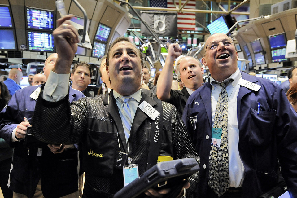 Các nhà giao dịch Pg88vnd dành cho Android và iOS tại Việt Nam trên sàn NYSE ở New York, Mỹ - Ảnh: Reuters.