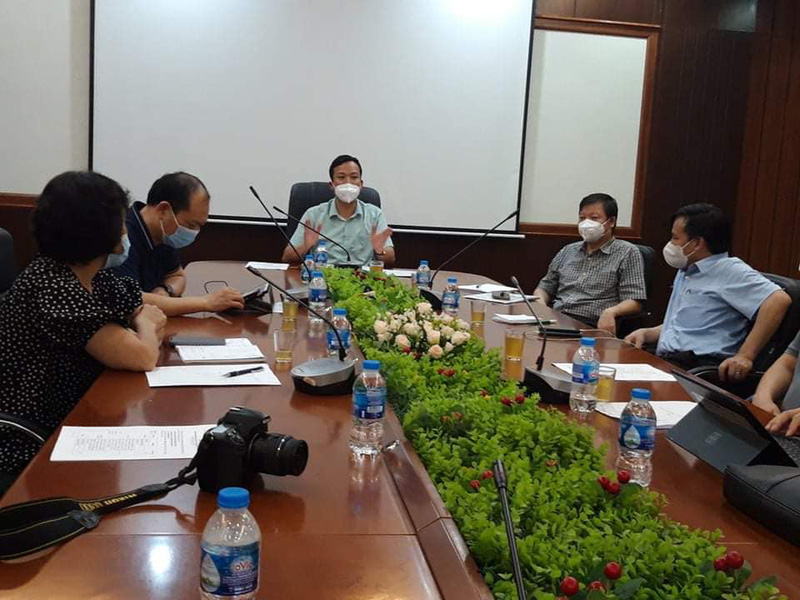 Bắc Giang họp khẩn trong đêm để triển khai test nhanh 3 điểm nóng Covid