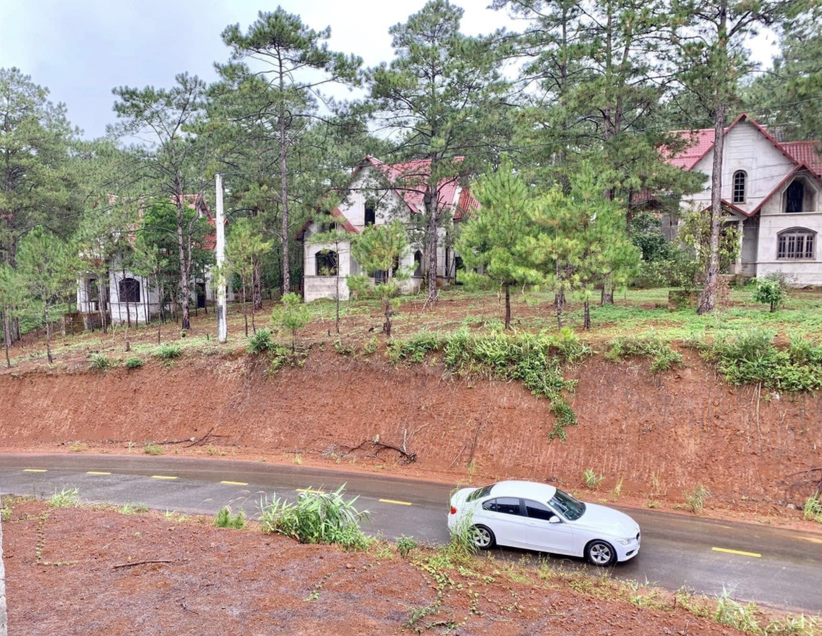 Đất đai ngổn ngang sai phạm