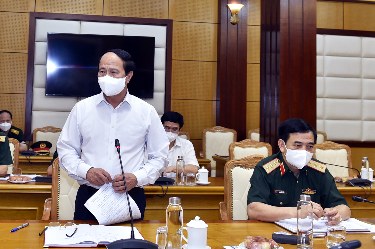 Ph&oacute; Thủ tướng L&ecirc; Văn Th&agrave;nh ph&aacute;t biểu tại cuộc l&agrave;m việc với tỉnh Bắc Giang.