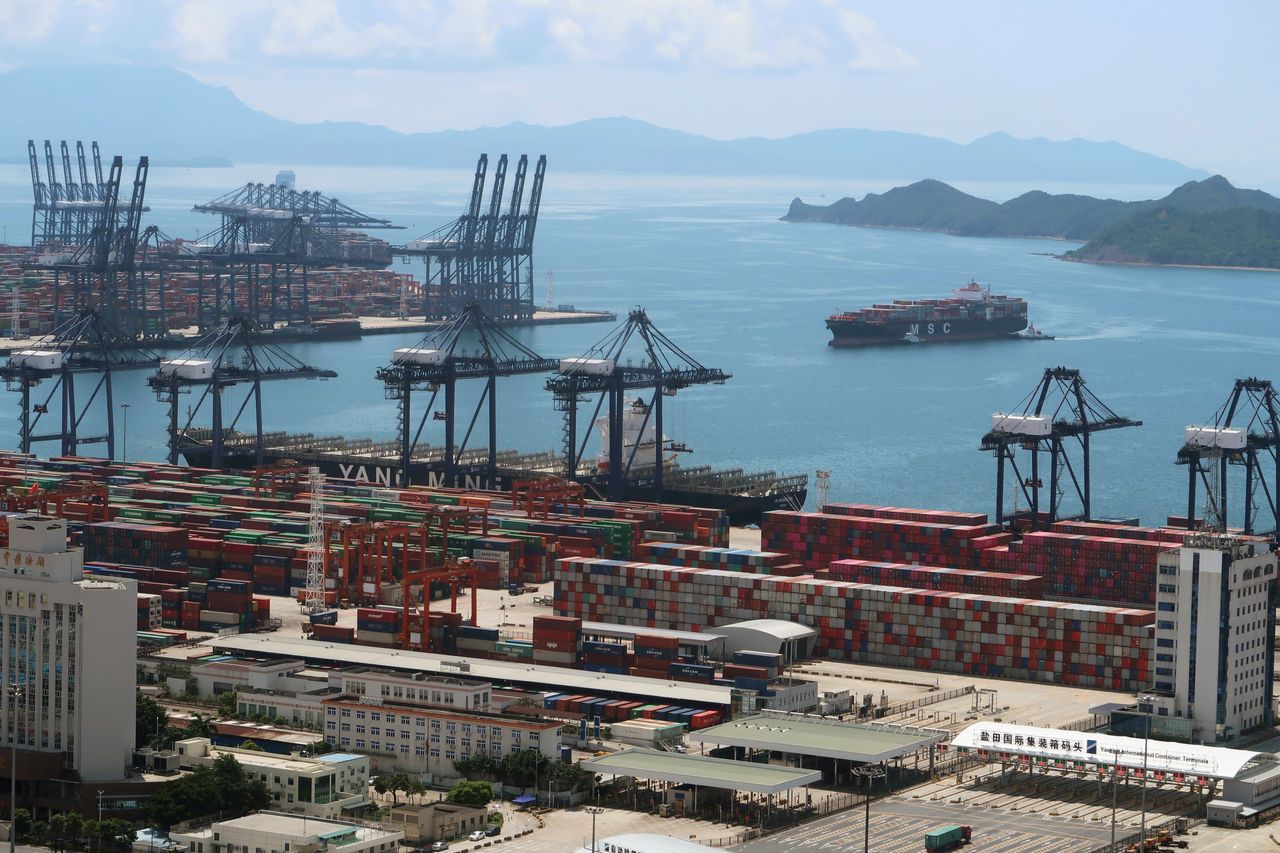 Cảng&nbsp;Yantian tại Th&acirc;m Quyến, Trung Quốc - Ảnh: Reuters