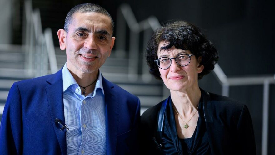 Vợ chồng Ugur Sahin v&agrave; Ozlem Tureci.