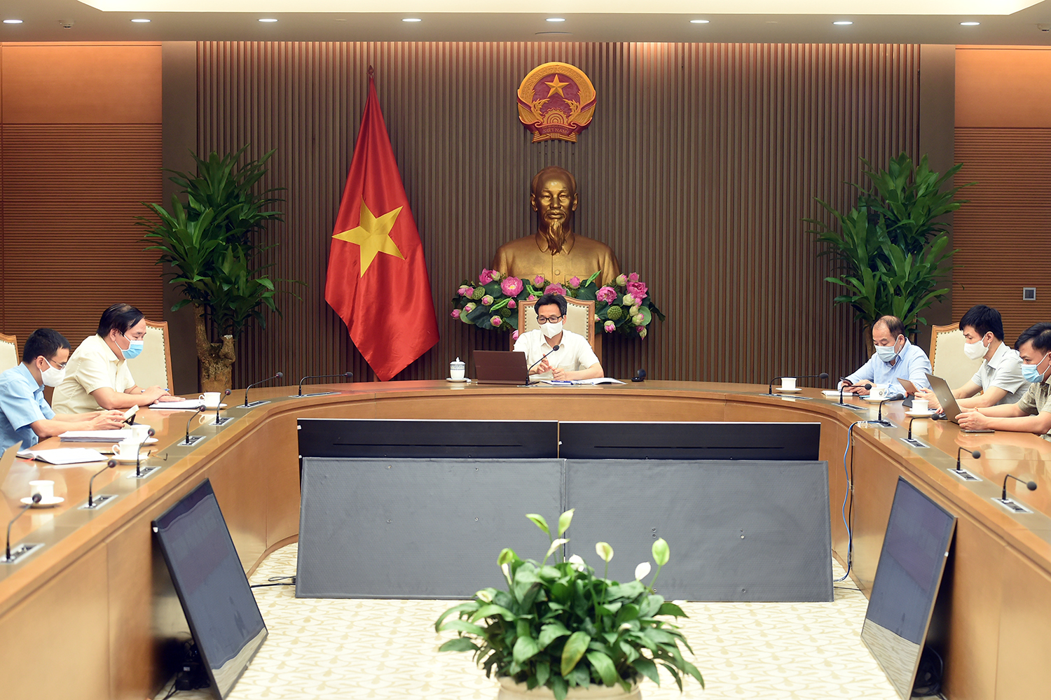 To&agrave;n cảnh cuộc họp. Ảnh - VGP.&nbsp;