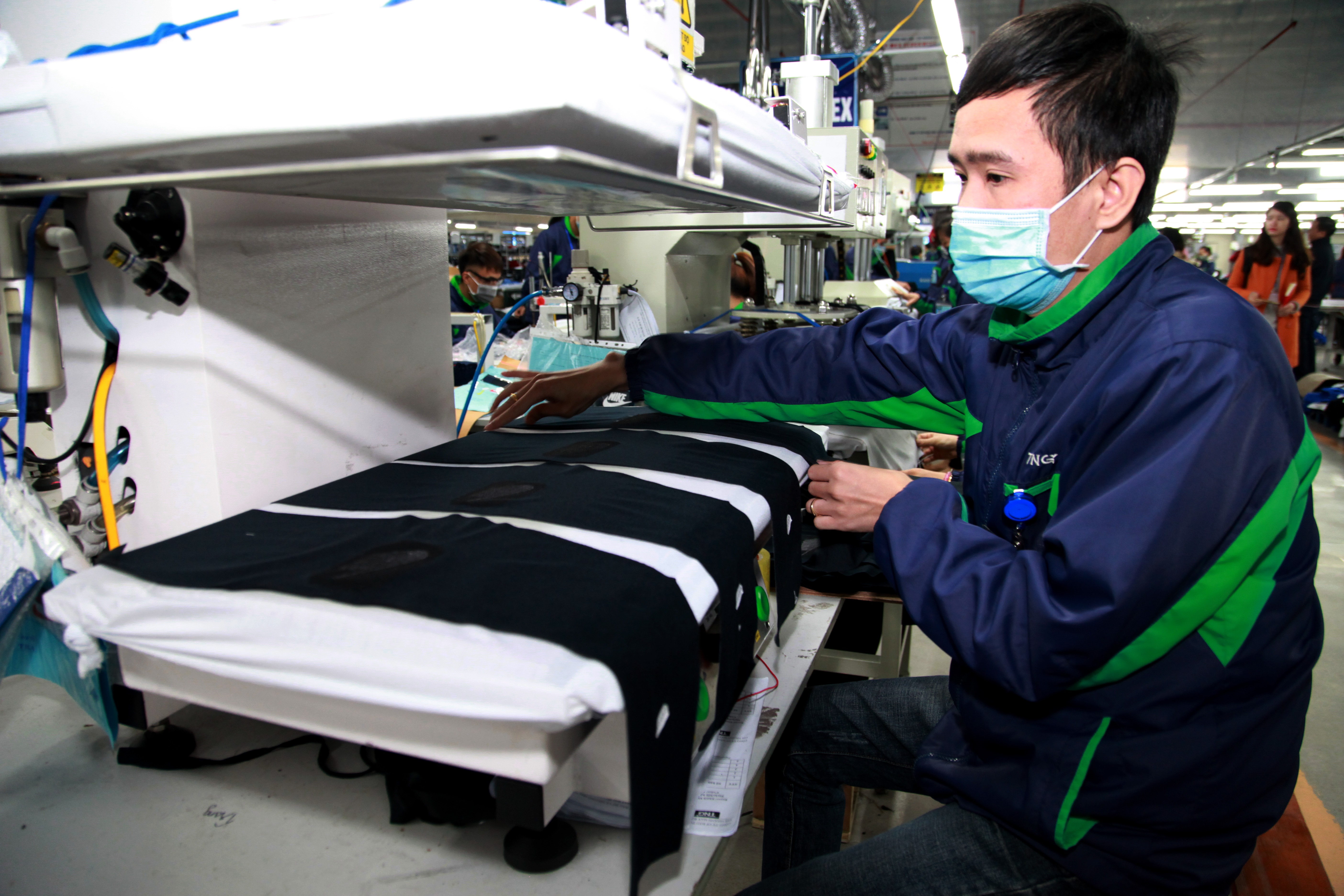C&ocirc;ng nh&acirc;n một PG88 Link Dễ Nhớ Pg88.com dệt may tại Th&aacute;i Nguy&ecirc;n. Ảnh - Mạnh Dũng.&nbsp;