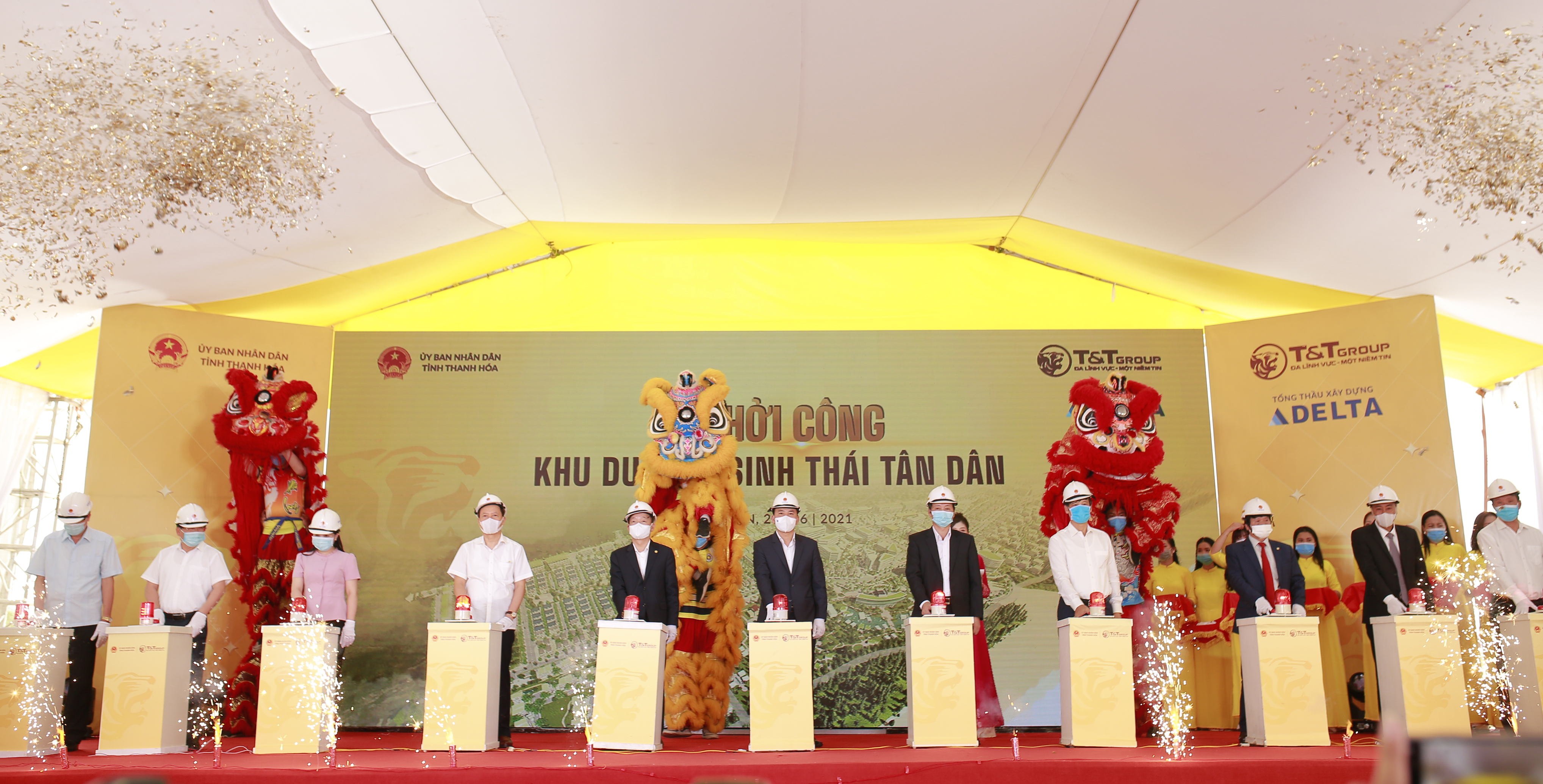 Ông Đỗ Quang Hiển, Chủ tịch Hội đồng Quản trị kiêm Tổng giám đốc Tập đoàn T&T Group và các đại biểu bấm nút khởi công Link Trang Chủ PG88.Com Mới #2026 Khu du lịch sinh thái Tân Dân.