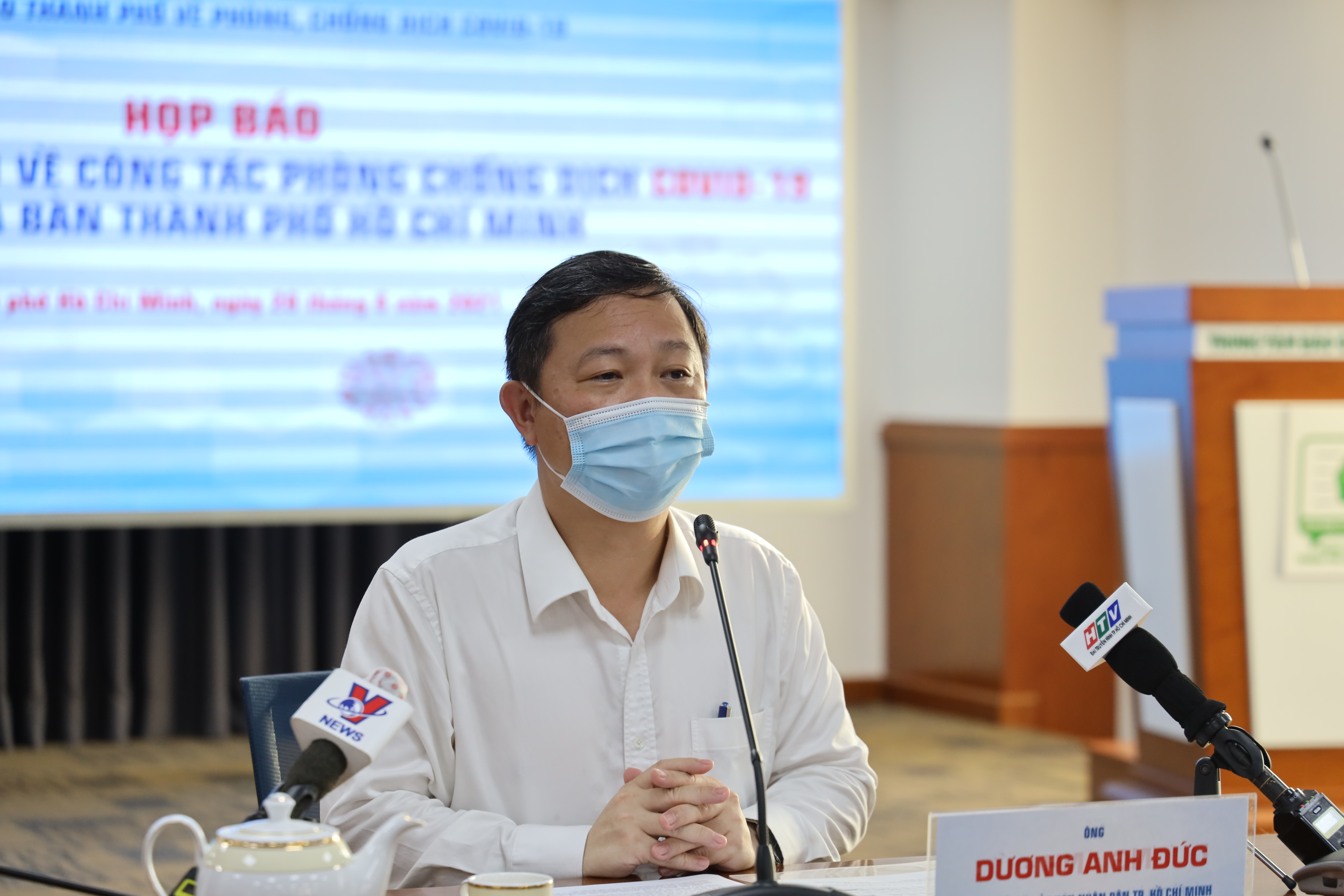 Phó chủ tịch Uỷ ban nhân dân TP.HCM Dương Anh Đức, tại cuộc họp báo chiều ngày 28/6 (ảnh TTBC).