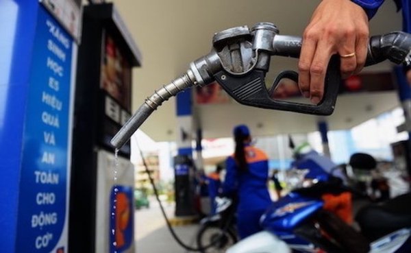 Giá xăng điều chỉnh 3 đợt đẩy CPI tăng 0,1 điểm phần trăm