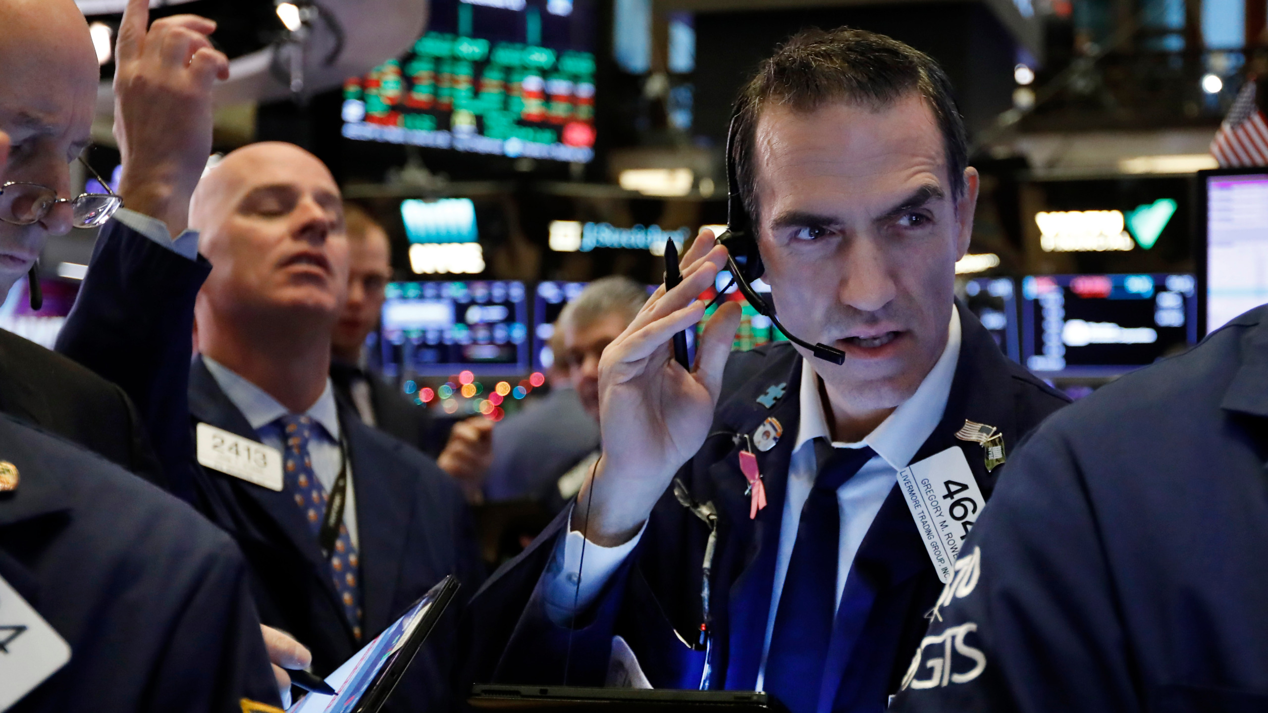 Các nhà giao dịch Pg88vnd dành cho Android và iOS tại Việt Nam trên sàn NYSE ở New York, Mỹ - Ảnh: Reuters.