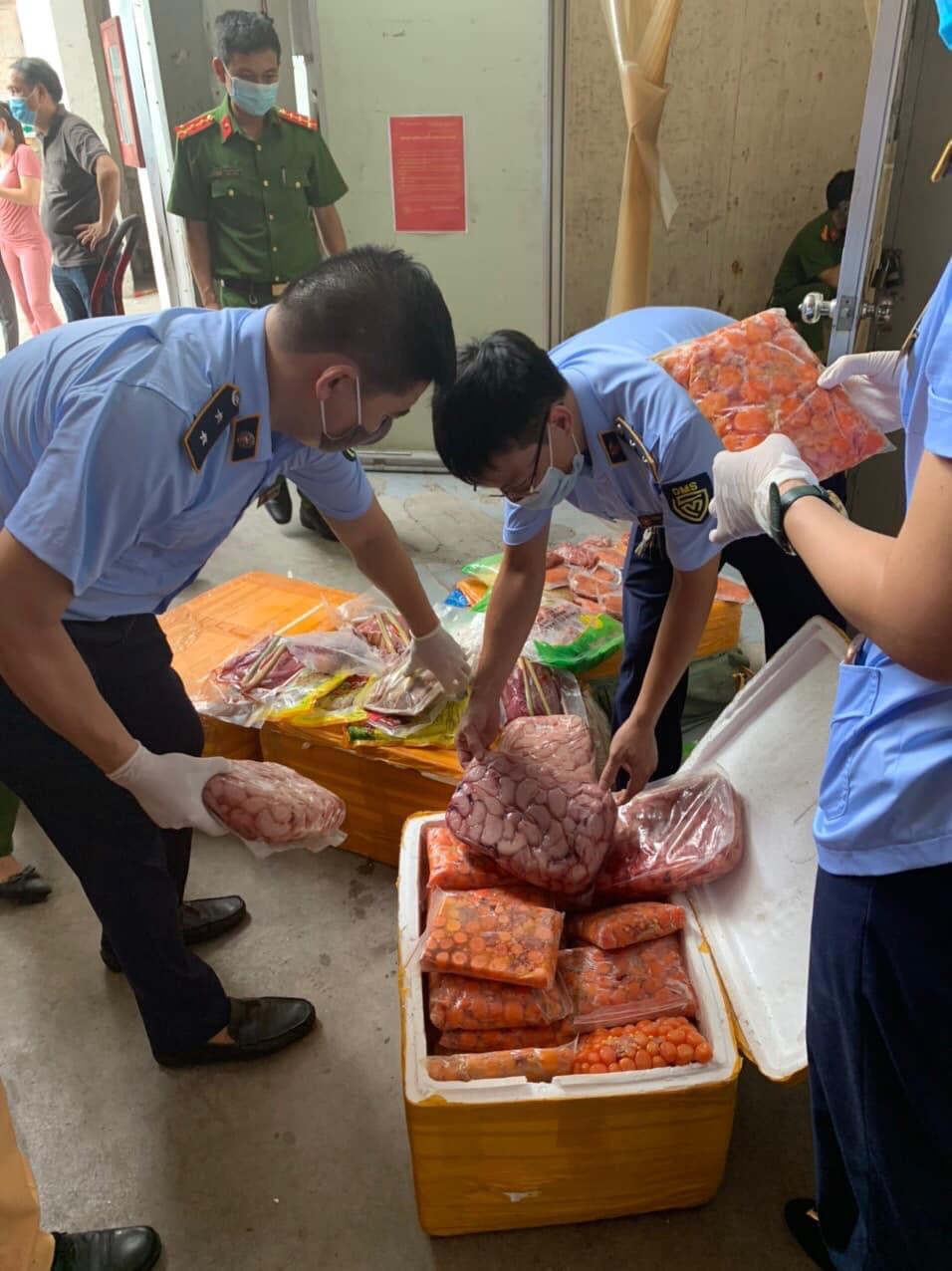 Thu giữ 10 tấn nội tạng đông lạnh đã bốc mùi hôi thối