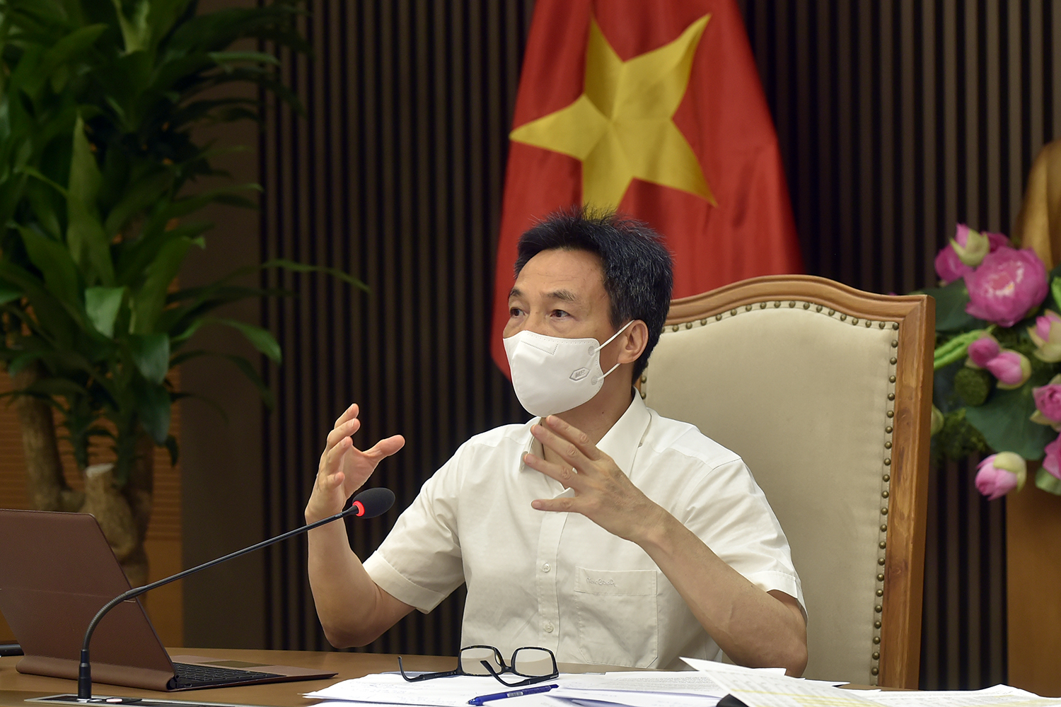 Phó Thủ tướng: Kiểm soát chặt người ra, vào TP.HCM