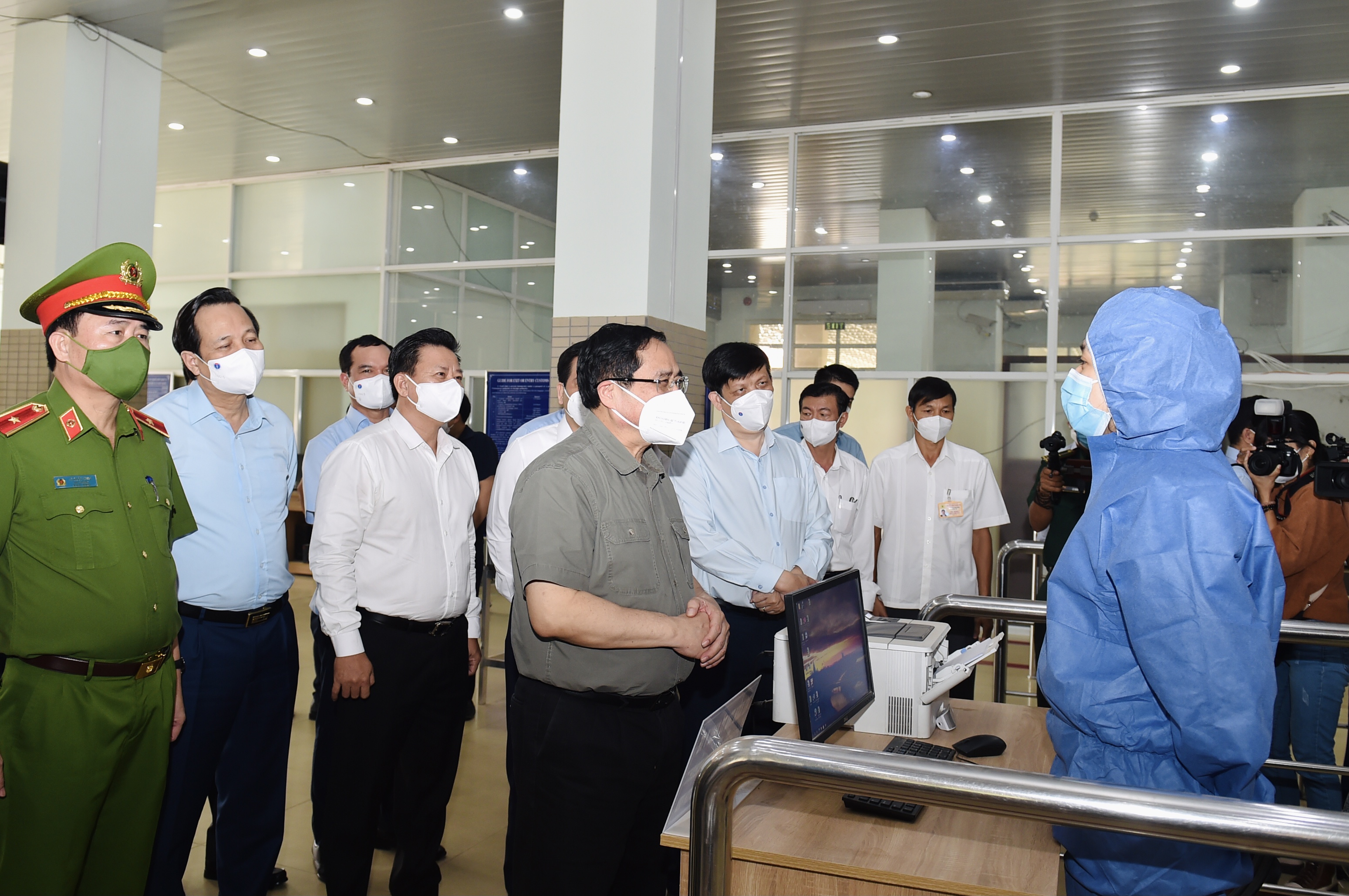 Trong bối cảnh dịch bệnh tại nước l&aacute;ng giềng Campuchia diễn biến phức tạp, số c&aacute;c nhiễm lớn, c&ocirc;ng t&aacute;c ph&ograve;ng, chống dịch tại cửa khẩu Mộc B&agrave;i l&agrave; hết sức quan trọng.