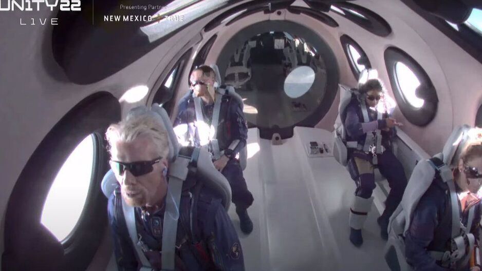 Tỷ ph&uacute; Richard Branson trong chuyến bay ra r&igrave;a vũ trụ ng&agrave;y 11/7 - Ảnh: Virgin Galactic