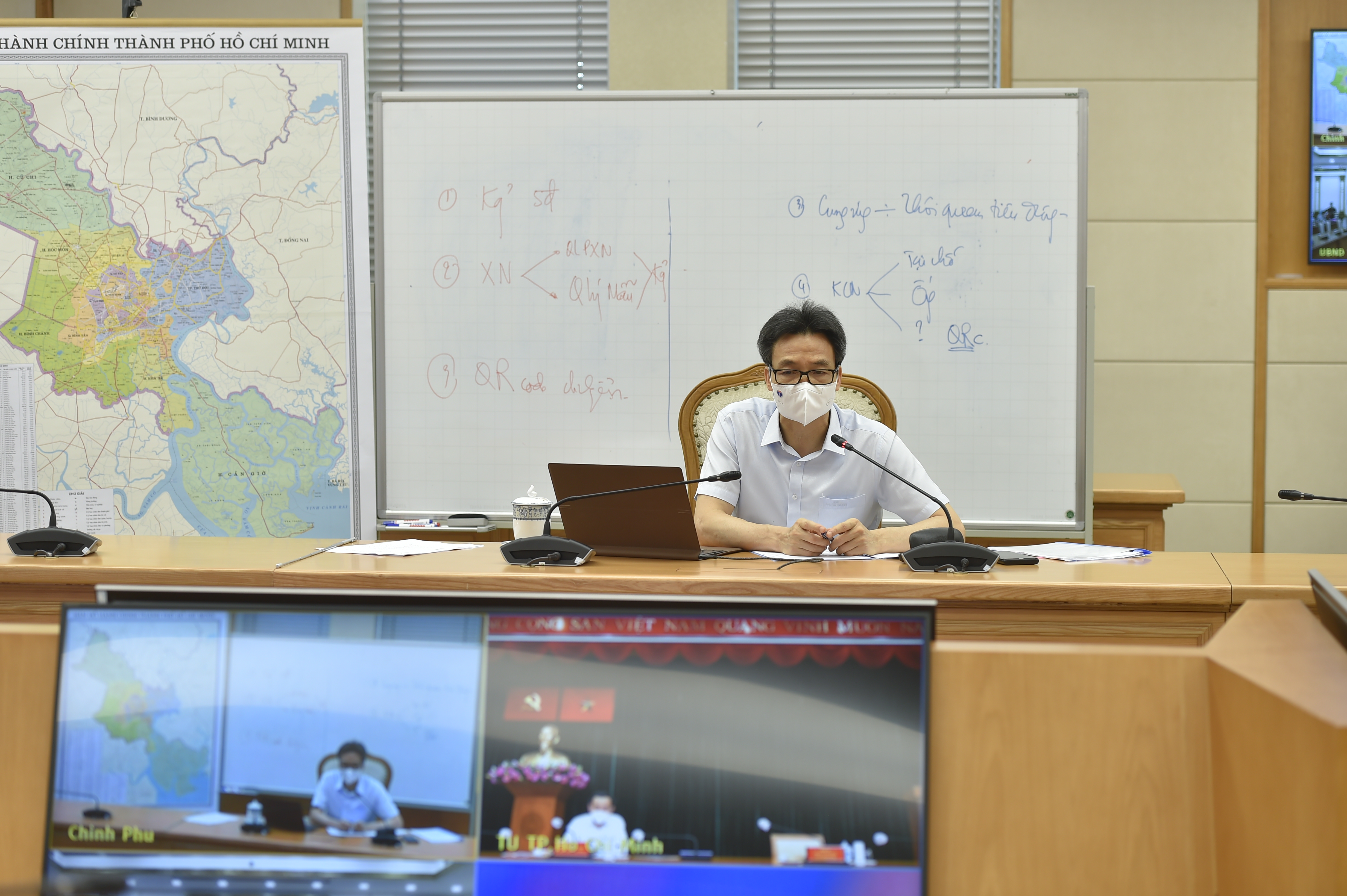 Cuộc họp giao ban dưới h&igrave;nh thức trực tuyến. Ảnh - VGP.&nbsp;