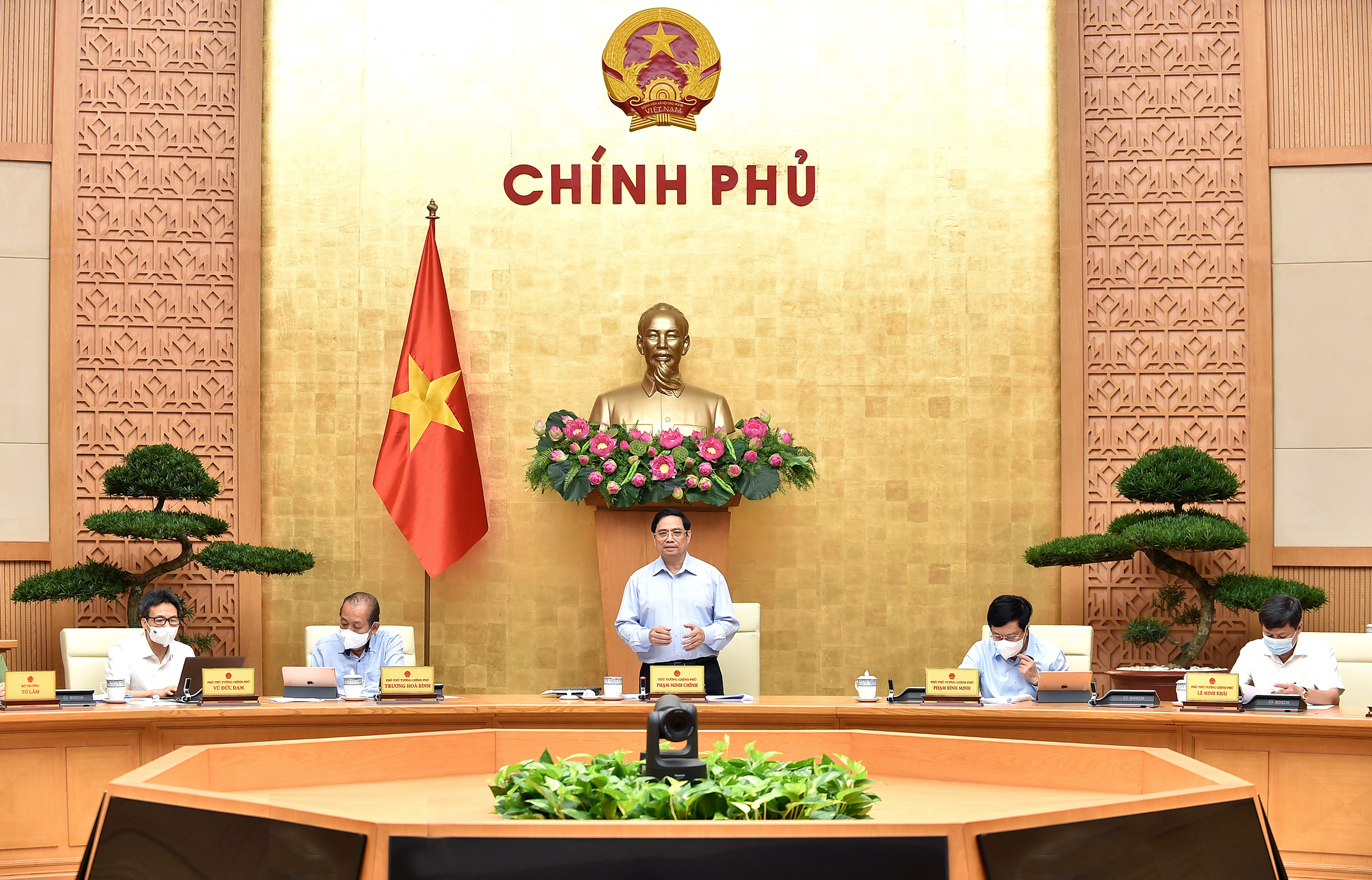 Thủ tướng ph&aacute;t biểu tại cuộc họp - Ảnh: VGP