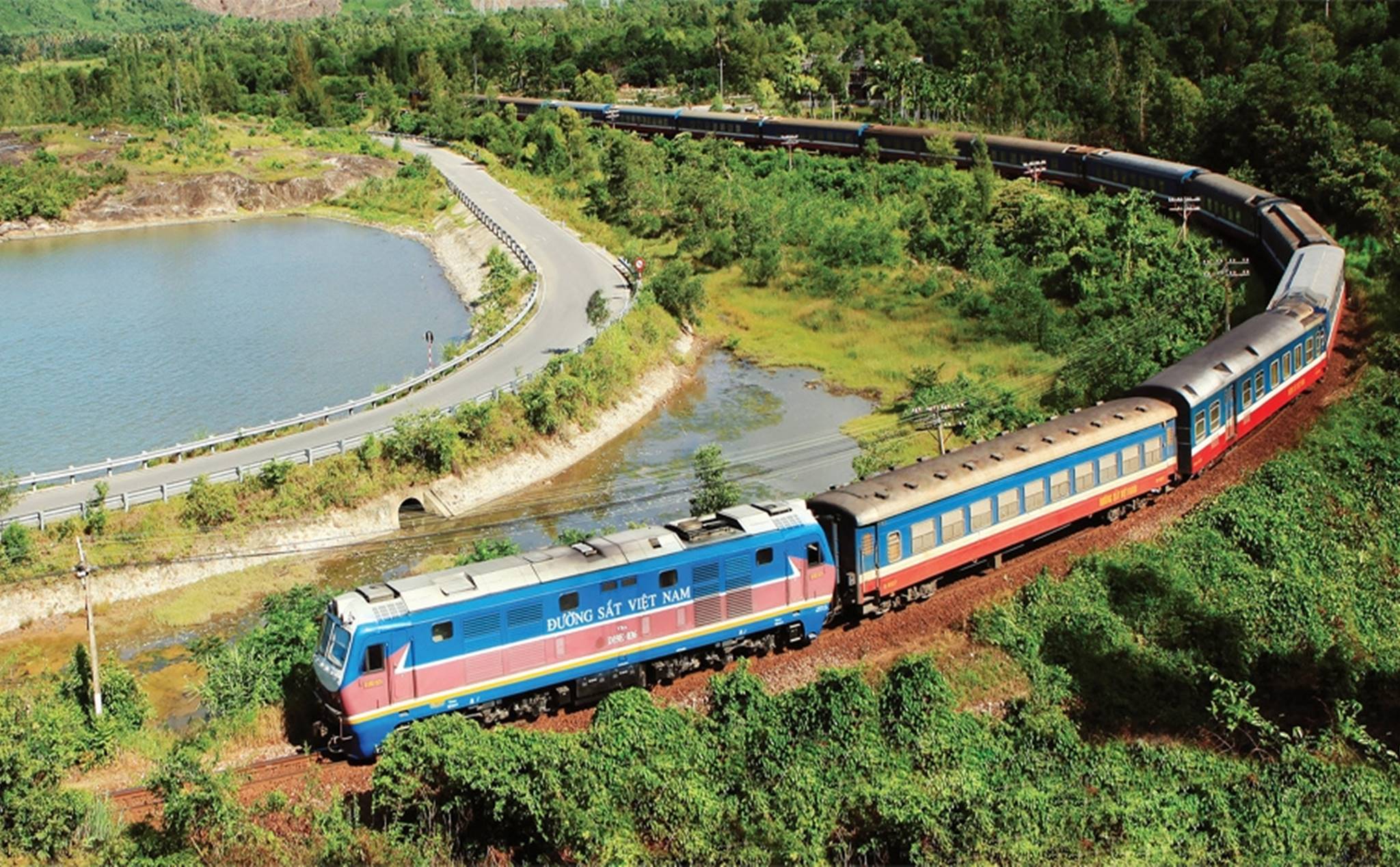 Đường sắt lập tàu chuyên biệt đầu tiên đưa người dân Hà Tĩnh sống tại các tỉnh phía Nam phía Nam về quê.
