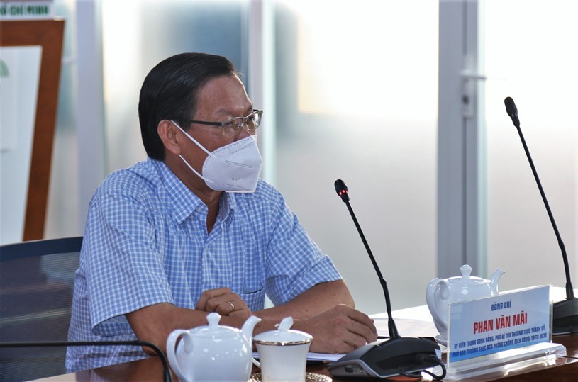 Ph&oacute; B&iacute; thư Thường trực Th&agrave;nh ủy TP.HCM Phan Văn M&atilde;i tại cuộc họp