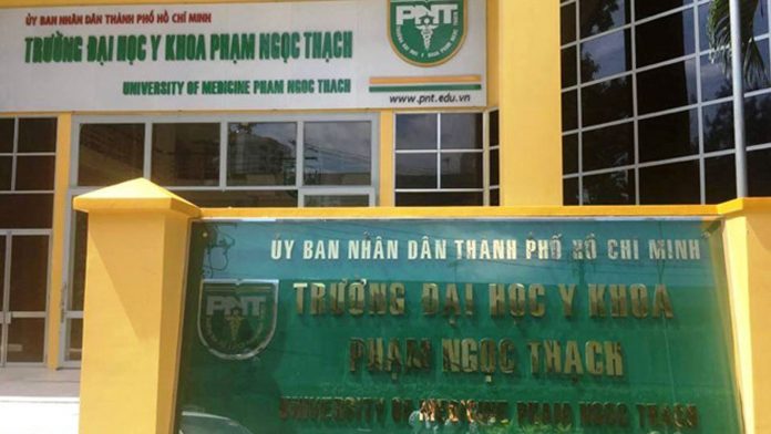 Trao Quyết định công nhận Hiệu trưởng Trường Đại học Y khoa Phạm Ngọc Thạch
