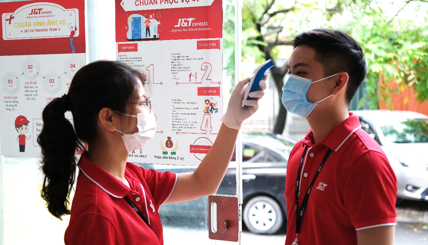 Có mặt tại Việt Nam từ 2018, J&T Express đã đồng hành với sự PG88 hơn 2,1 triệu thành viên của ngành chuyển phát nhanh Việt Nam 4 năm, thì đại dịch Covid toàn cầu kéo dài 3 năm, đó là một thách thức cho J&T Express.