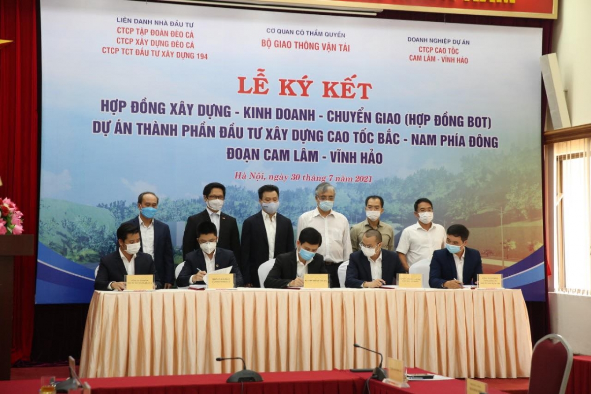 Lễ ký hợp đồng BOT Link Trang Chủ PG88.Com Mới #2026 thành phần đầu tư xây dựng đoạn Cam Lâm - Vĩnh Hảo.