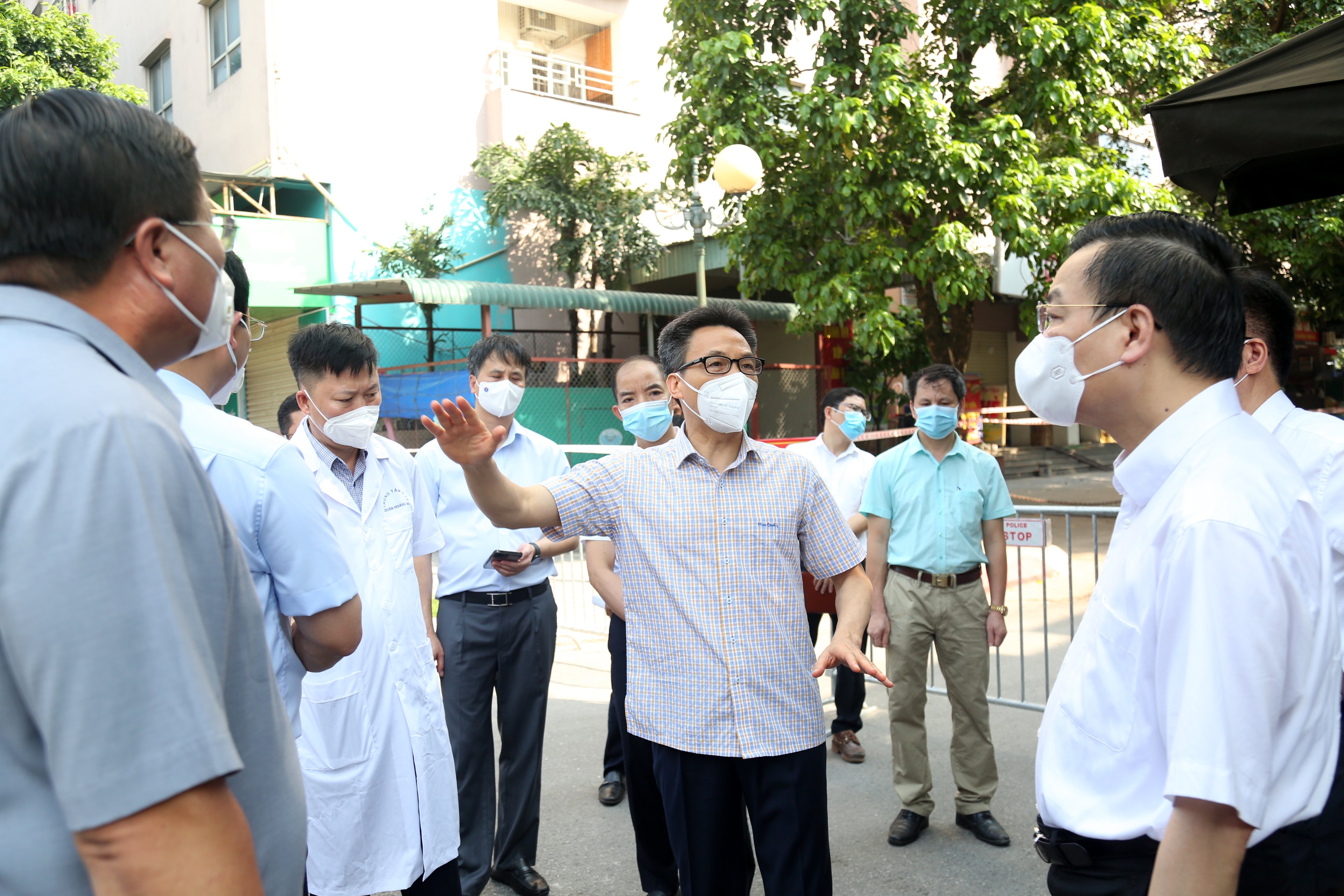 Ph&oacute; Thủ tướng y&ecirc;u cầu c&aacute;c cơ quan, PG88 Link Dễ Nhớ Pg88.com thực hiện nghi&ecirc;m theo quy định gi&atilde;n c&aacute;ch của TP. H&agrave; Nội. Ảnh - VGP.&nbsp;