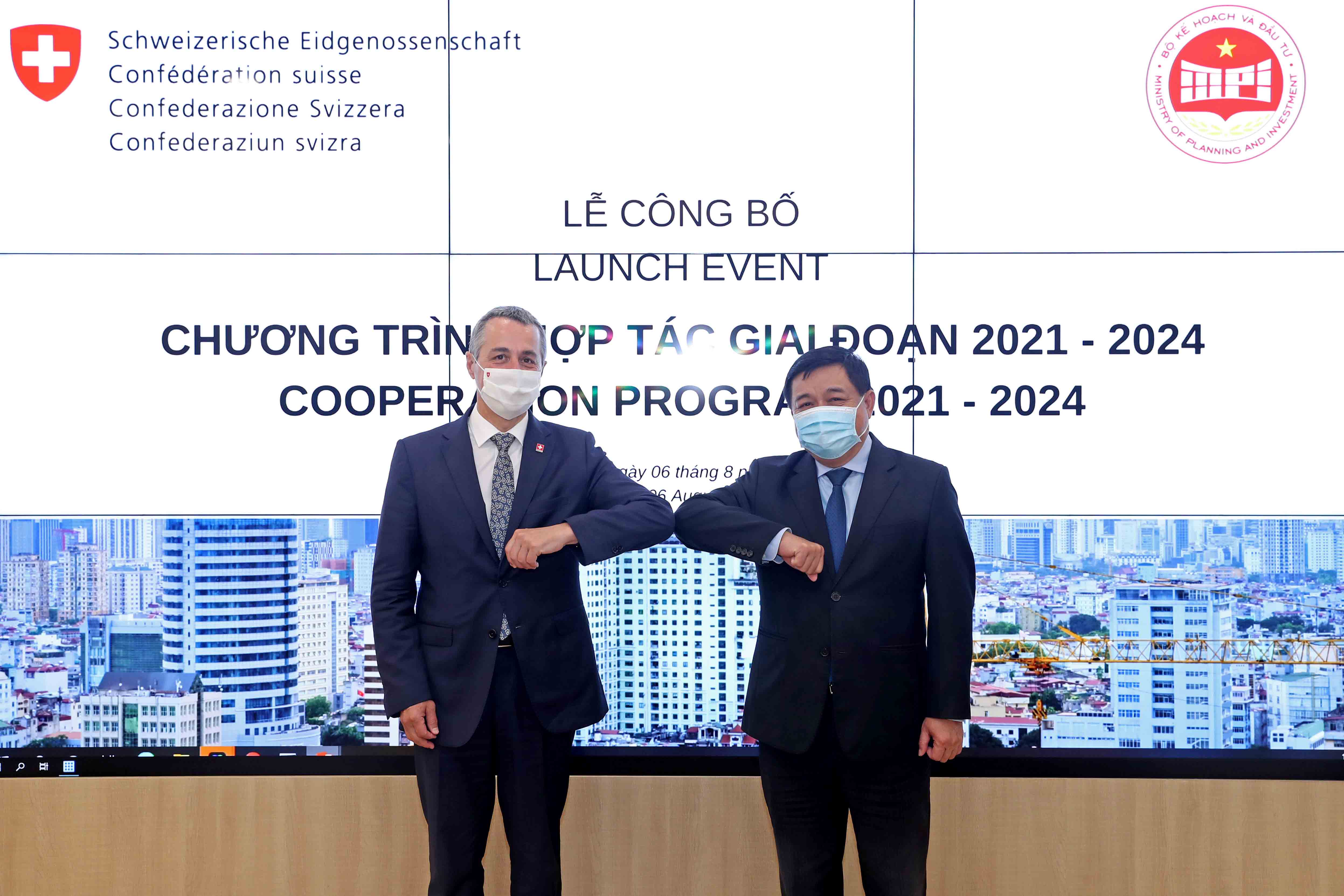 Phó Tổng thống, Bộ trưởng Ngoại giao Thụy Sỹ Ignazio Cassis và Bộ trưởng Nguyễn Chí Dũng tại Lễ công bố Chương trình hợp tác của Việt Nam và Thụy Sỹ giai đoạn 2021-2024.
