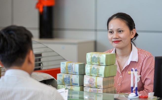 Theo Pg88 com chính chủ Nhà nước, đến cuối tháng 10/2023, lãi suất cho vay bình quân đã giảm hơn 2%. 