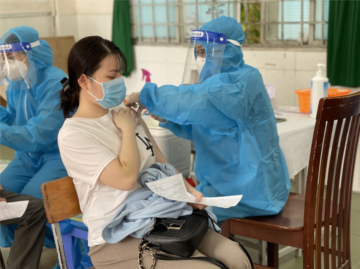 Triển khai nhiều điểm ti&ecirc;m vaccine để&nbsp;&nbsp;mở rộng tỷ lệ bao phủ vaccine cho người d&acirc;n tại TP.HCM