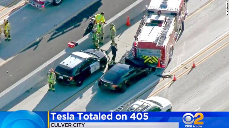 Xe Tesla bị điều tra, Elon Musk mất ngay 8 tỷ USD