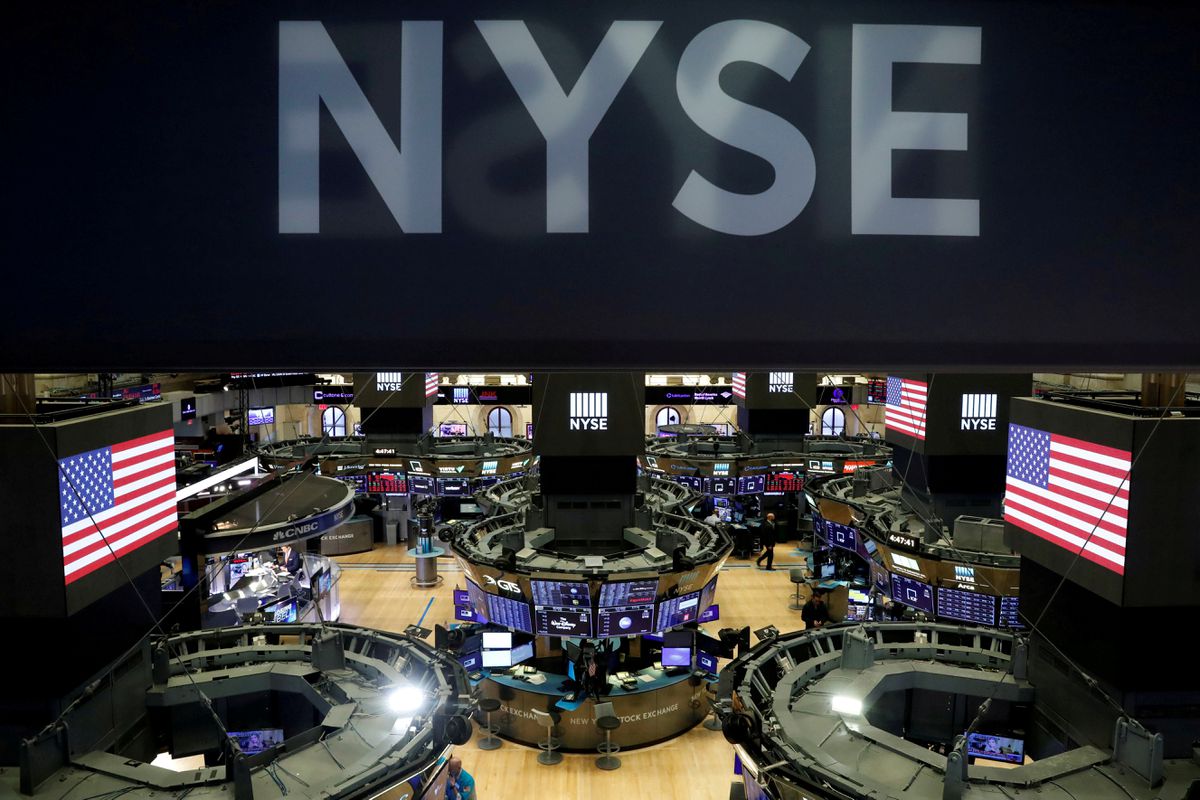 S&P 500 và Nasdaq cùng lập kỷ lục mới, giá dầu tăng mạnh