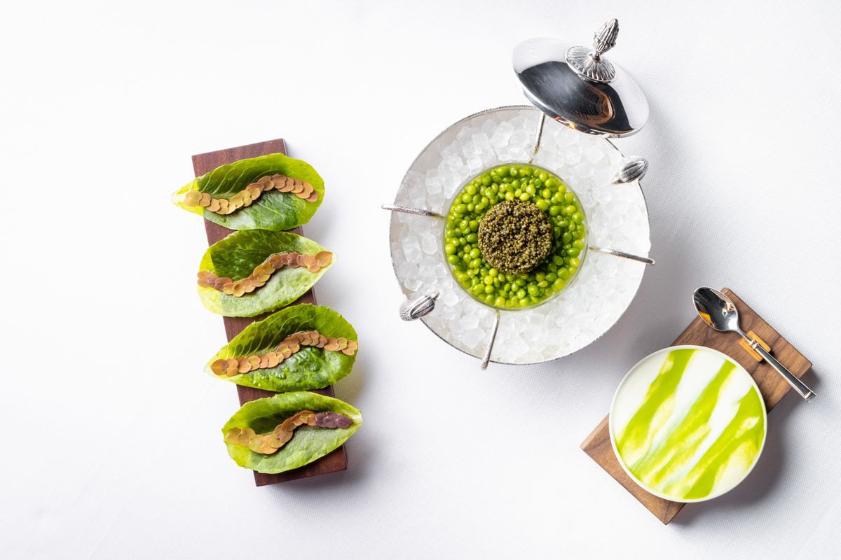 Mở cửa trở lại sau đại dịch, bếp trưởng Daniel Humm đ&atilde; giới thiệu một thực đơn sử dụng 100% nguy&ecirc;n liệu l&agrave; thực vật.