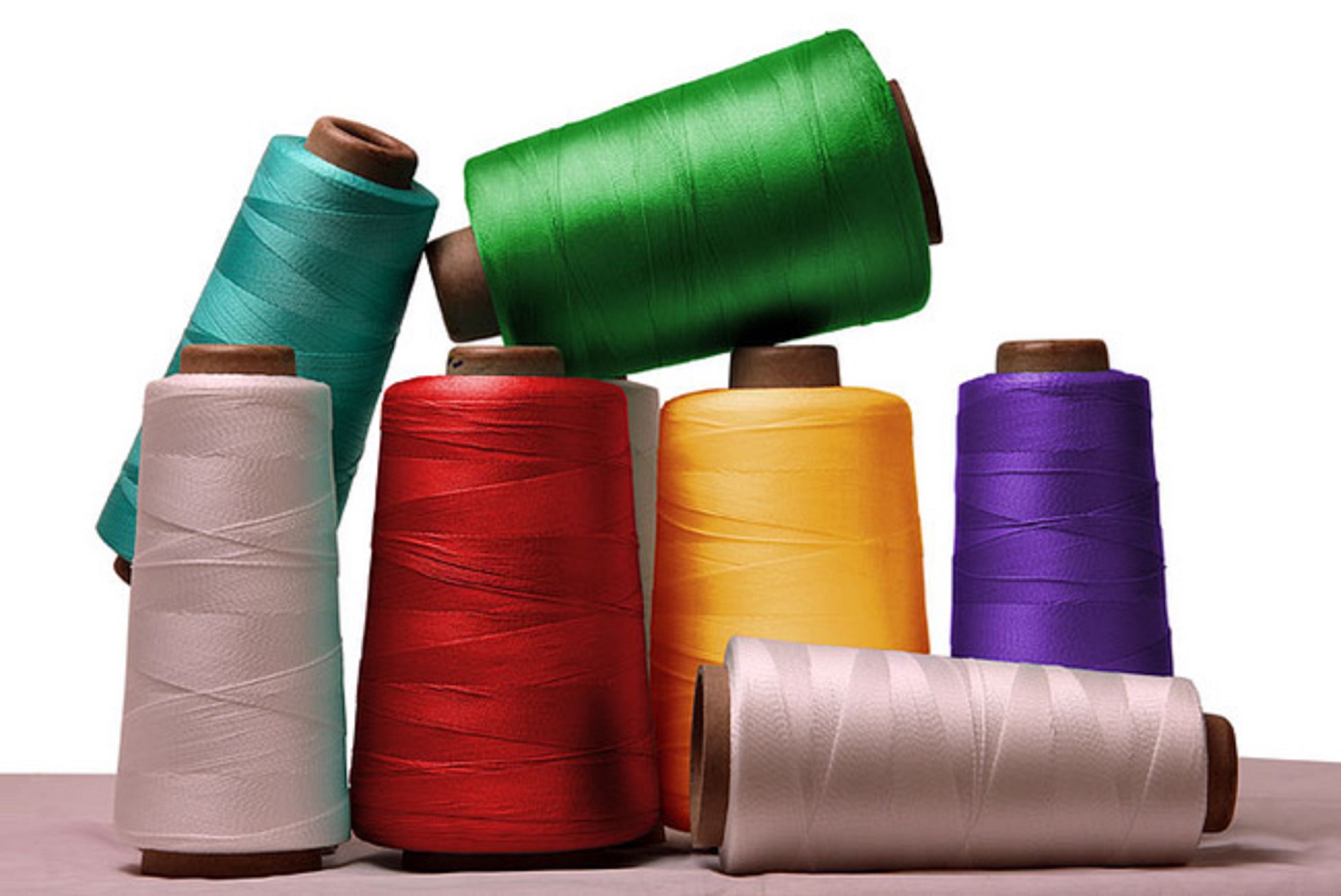 Một số sản phẩm sợi dài làm từ polyester nhập khẩu bị áp thuế từ 3,36% - 54,90%.