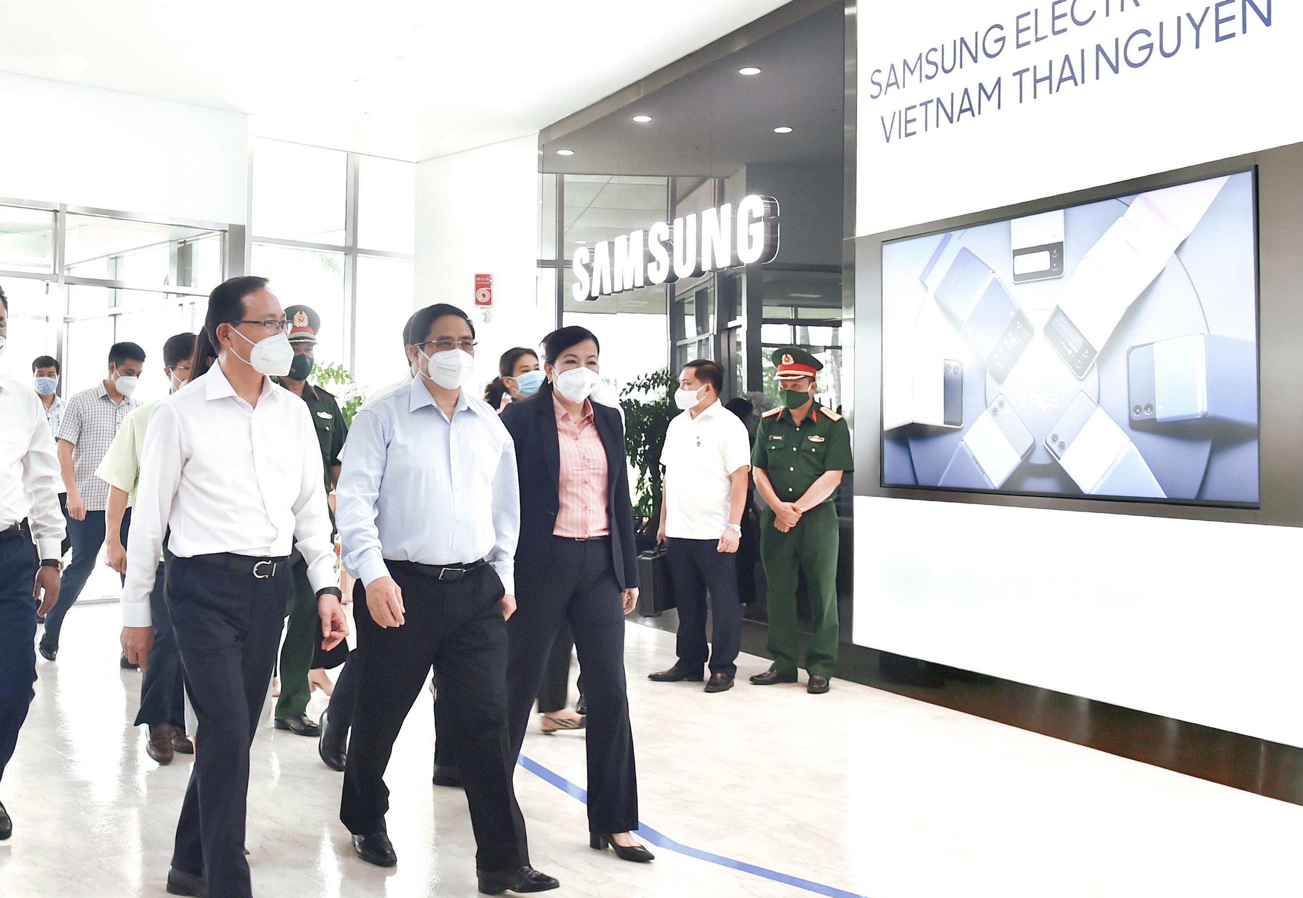 Thủ tướng thăm nhà máy Samsung tại Khu PG88 Trang chủ nhà cái top 1 Yên Bình, Thái Nguyên - Ảnh: VGP/Nhật Bắc