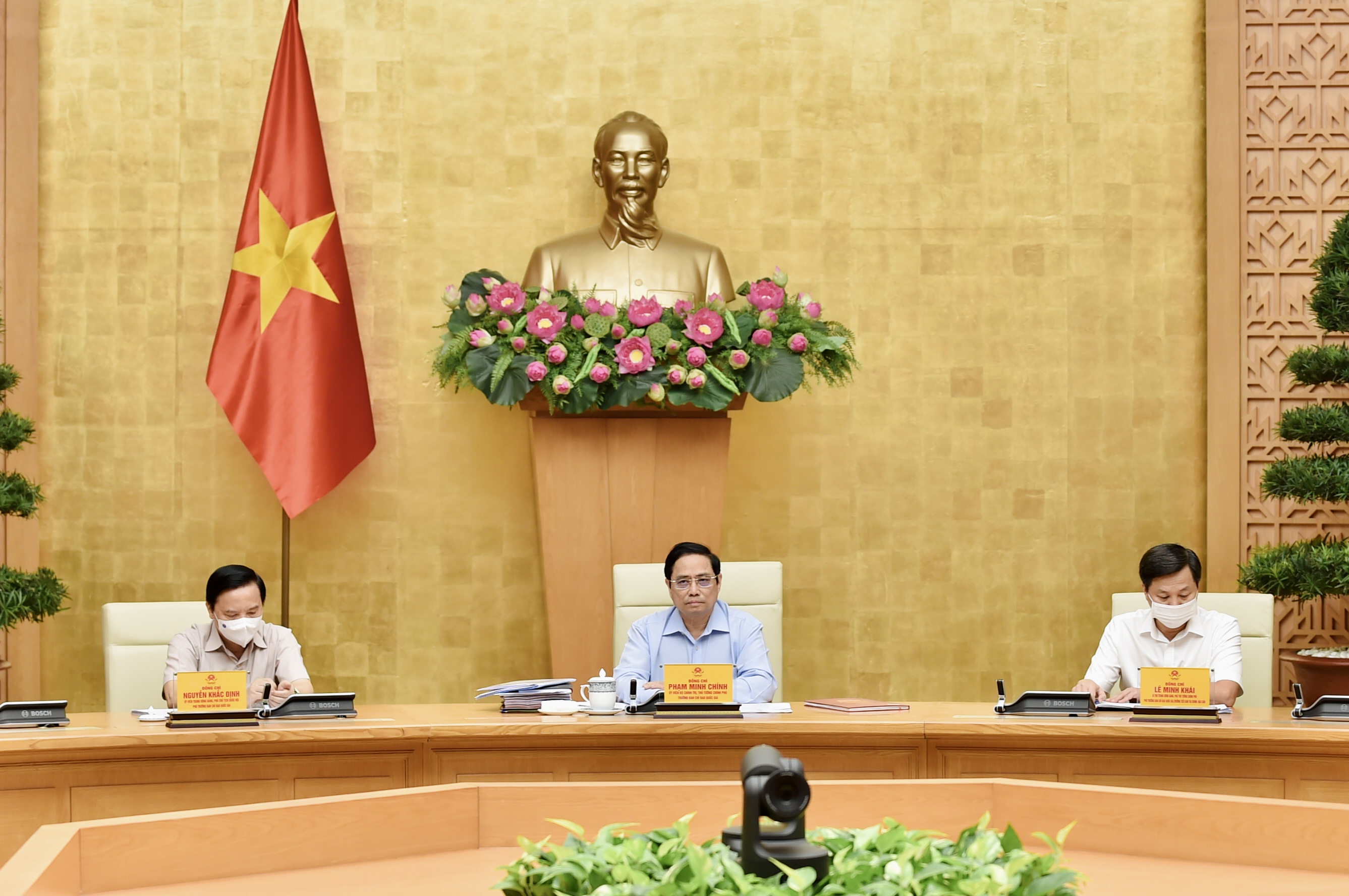 Thủ tướng Phạm Minh Chính chủ trì cuộc họp chiều 5/9 - Ảnh: VGP/Nhật Bắc
