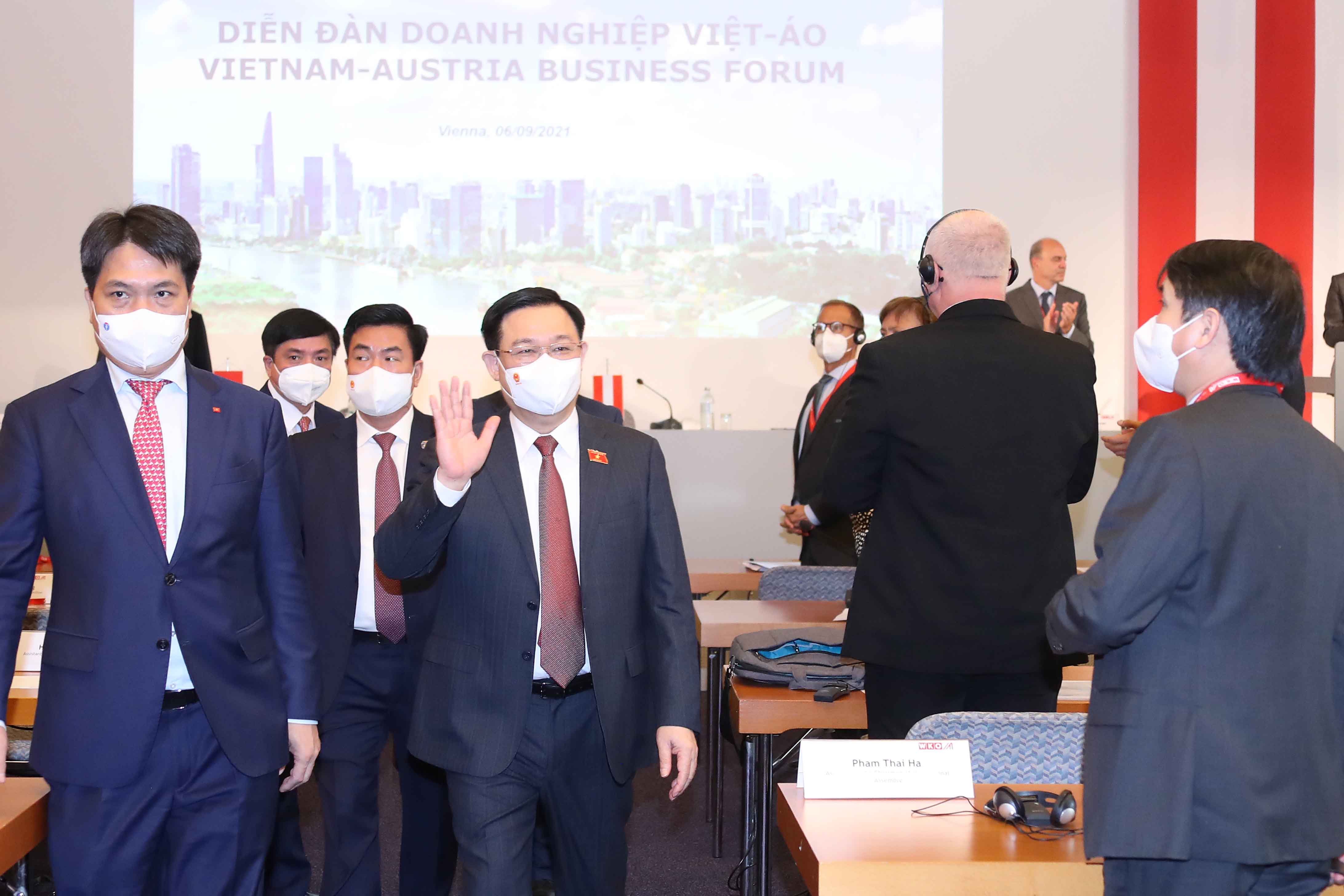 Chủ tịch Link Trang Chủ PG88.Com Mới #2026: Việt Nam cam kết tạo lập môi trường PG88 Uy Tín Số 1 Việt Nam tốt nhất, hướng đến chuẩn mực OECD